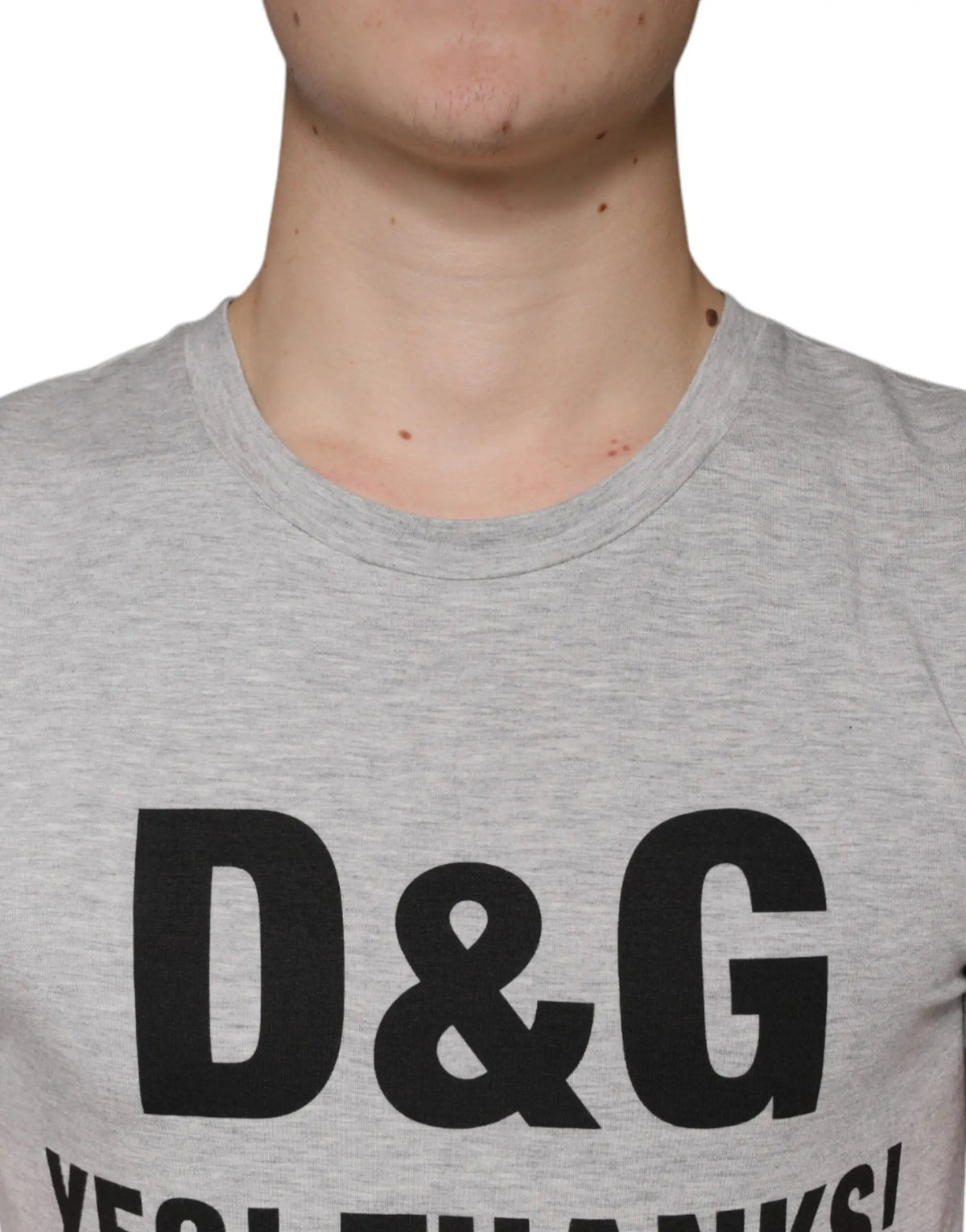T-shirt gris chiné en coton dolce & gabbana avec logo d&g noir audacieux sur la poitrine