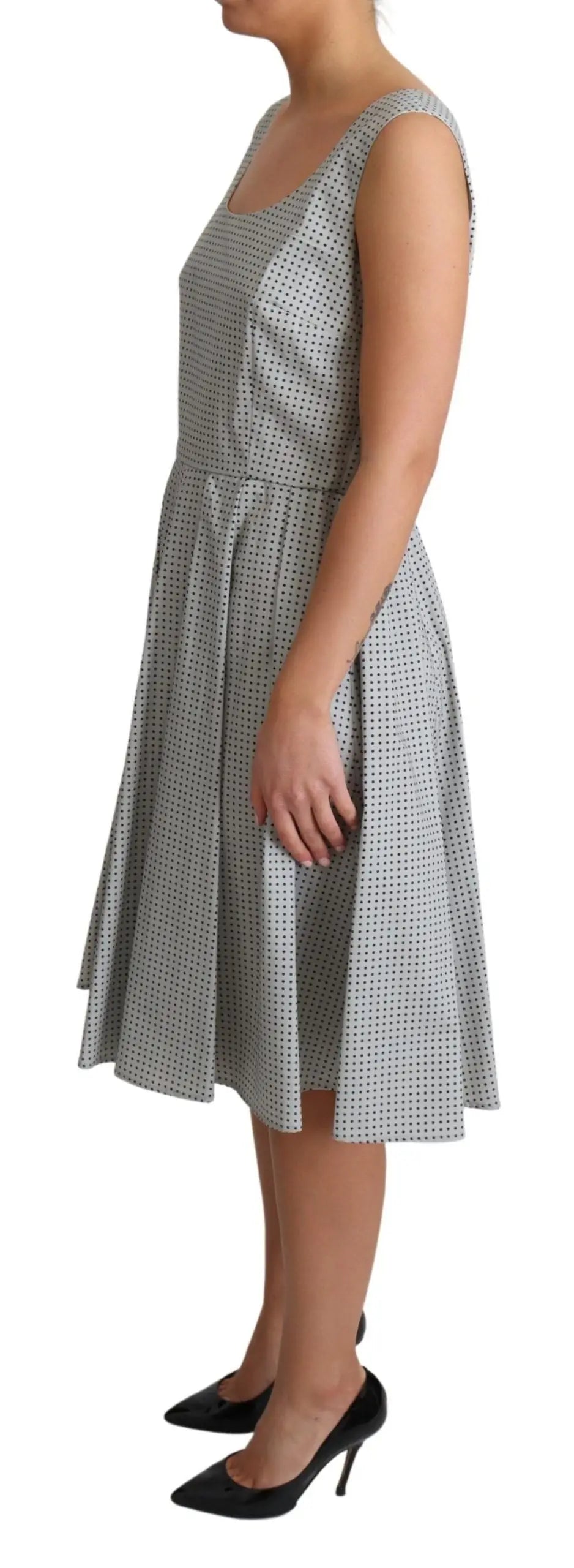Robe sans manches dolce & gabbana grise en coton à pois blancs avec corsage ajusté et jupe évasée