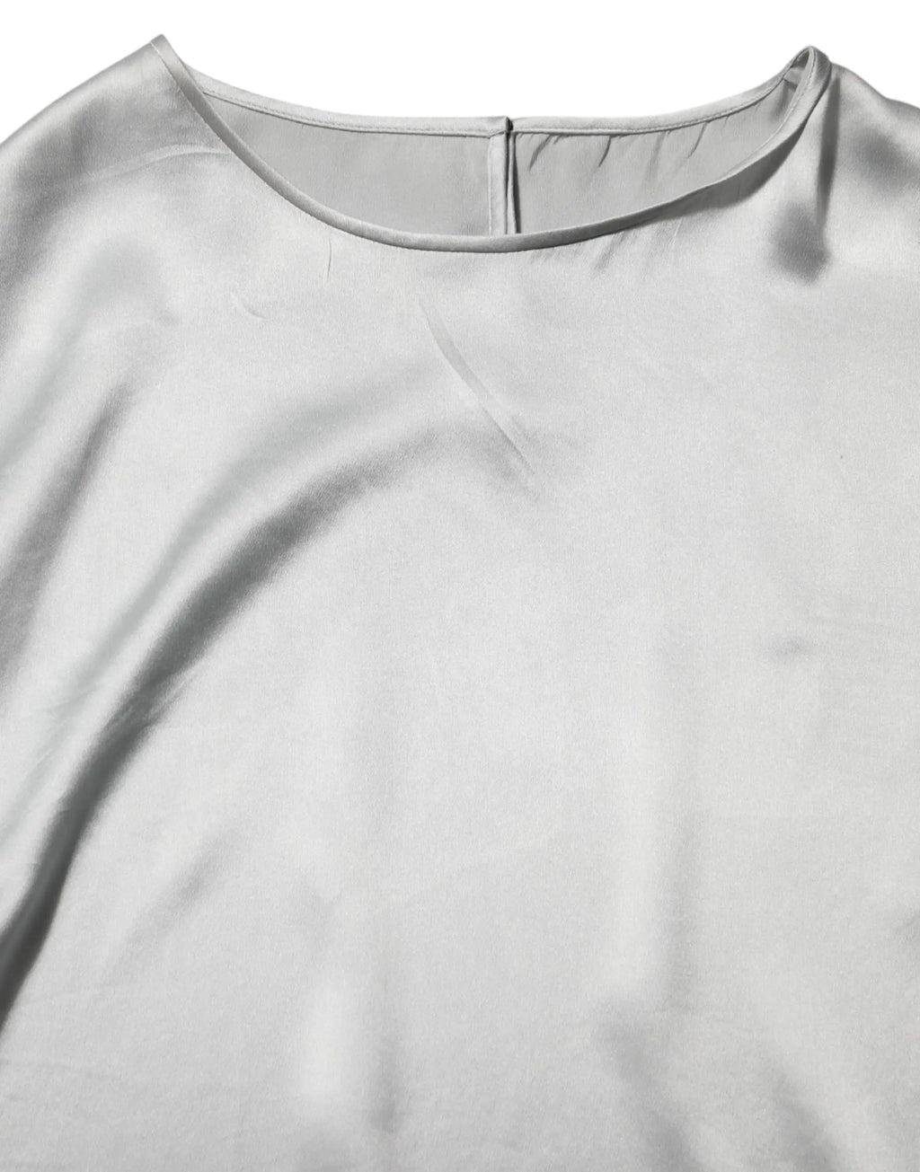 Top dolce & gabbana en satin de soie gris avec manches longues et dentelle florale au col arrondi doux