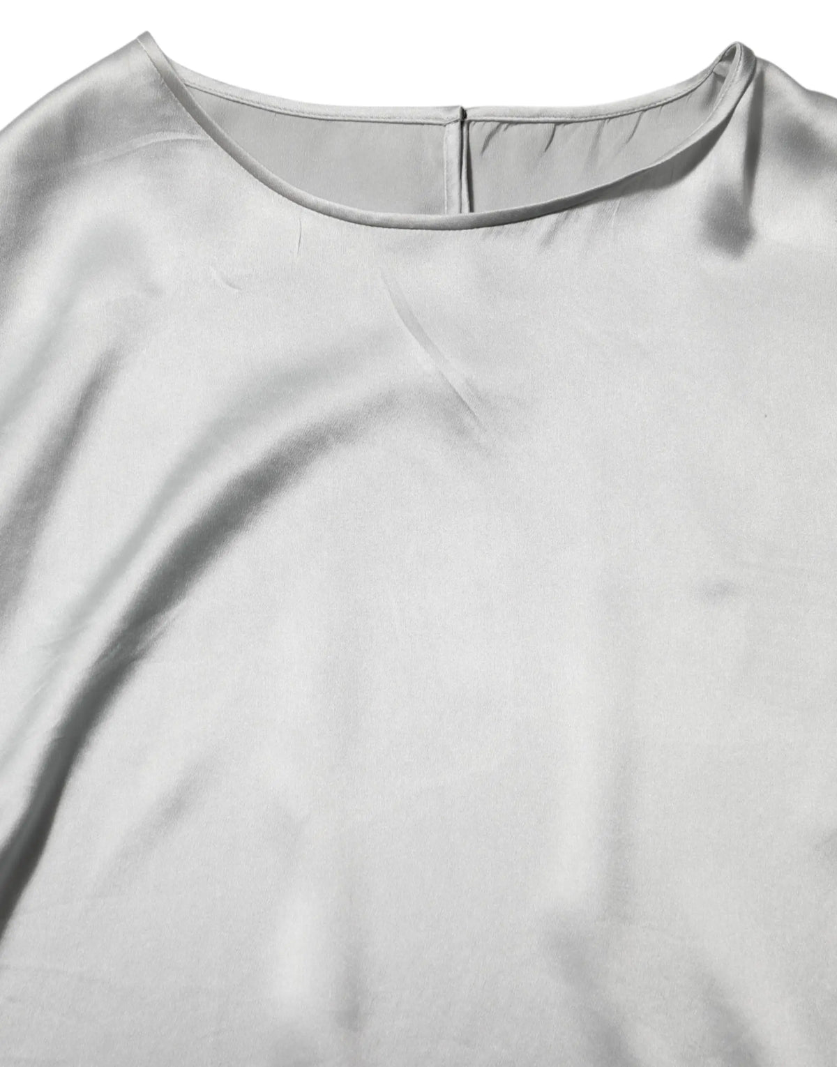 Top dolce & gabbana en satin de soie gris avec manches longues et dentelle florale au col arrondi doux
