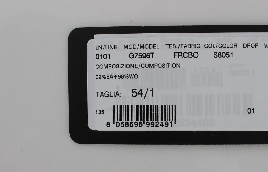 Étiquette noire rectangulaire avec détails de taille 54/1 et composition 98% laine 2% élasthanne pour gilet formel rayé gris dolce & gabbana
