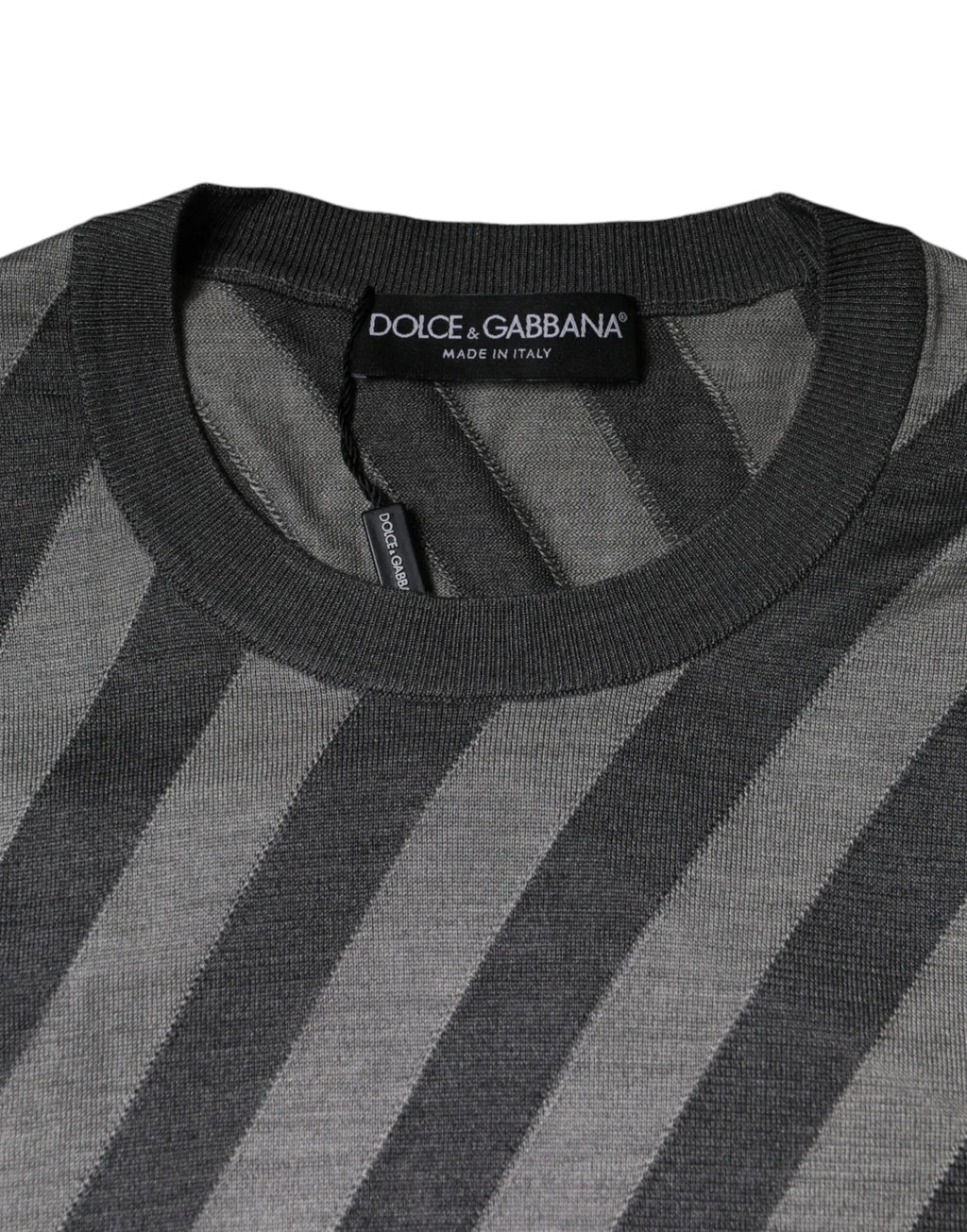 Dolce & gabbana pull à col rond gris à rayures diagonales en maille fine manches longues