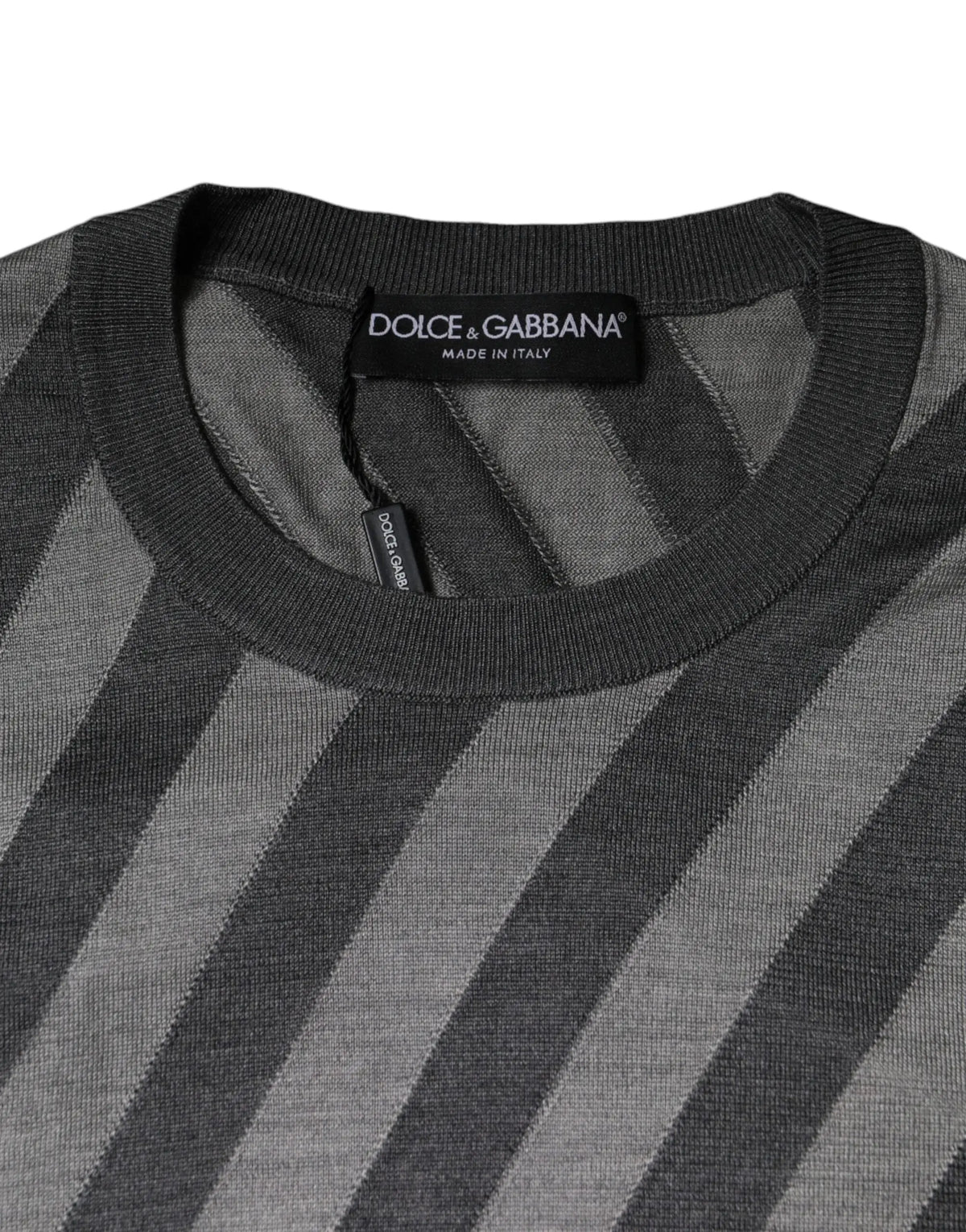 Dolce & gabbana pull à col rond gris à rayures diagonales en maille fine manches longues
