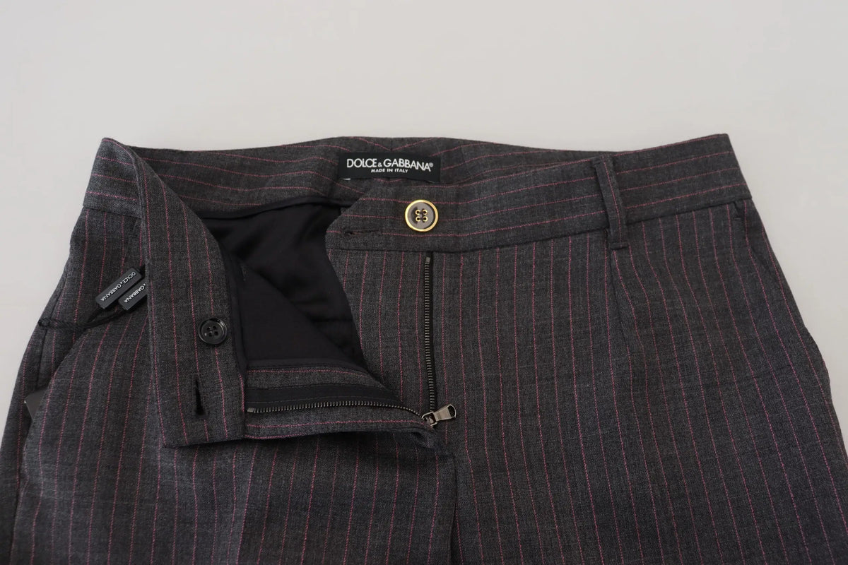 Pantalon femme dolce & gabbana en laine gris à fines rayures rouges avec bouton doré et label visible