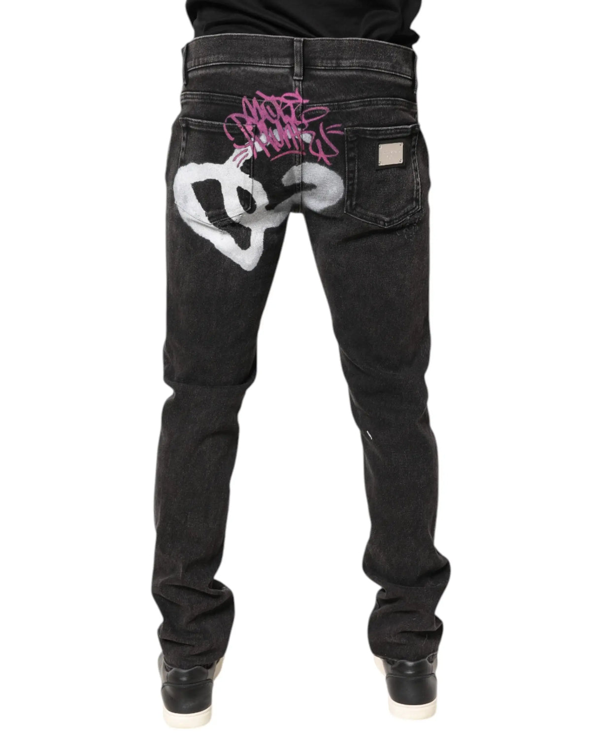 Dos de jean slim en coton gris lavé dolce & gabbana avec cœur blanc graffiti et lettrage rose sur la poche arrière