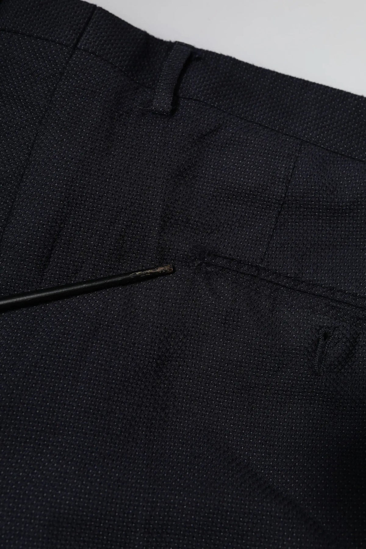 Pantalon homme Dolce & Gabbana en laine gris texturé avec motif tissé subtil pour tenue formelle