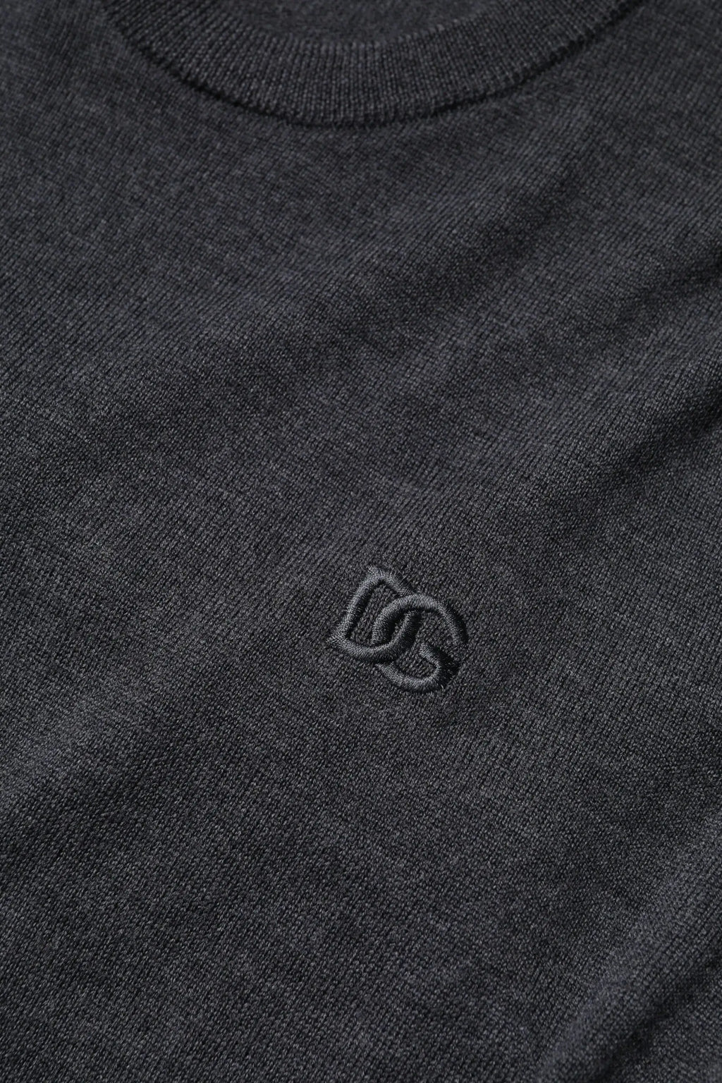 Pull gris en laine dolce & gabbana avec logo dc brodé subtil et texture en maille pour homme