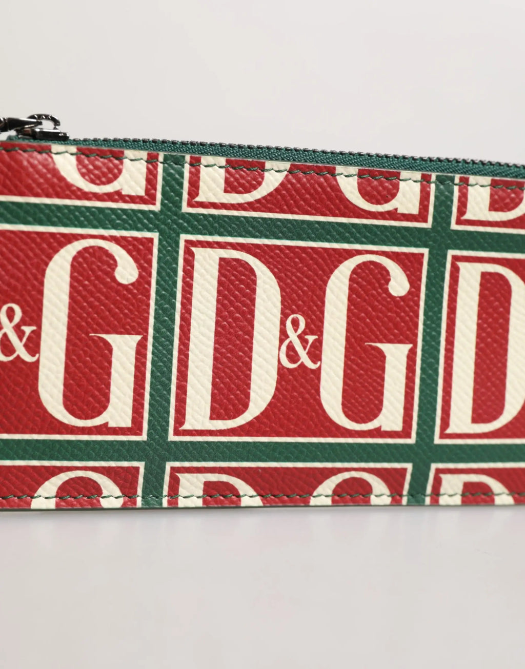 Pochette à zip rouge et verte à motifs avec lettrage blanc en cuir de veau vert dolce gabbana monogramme