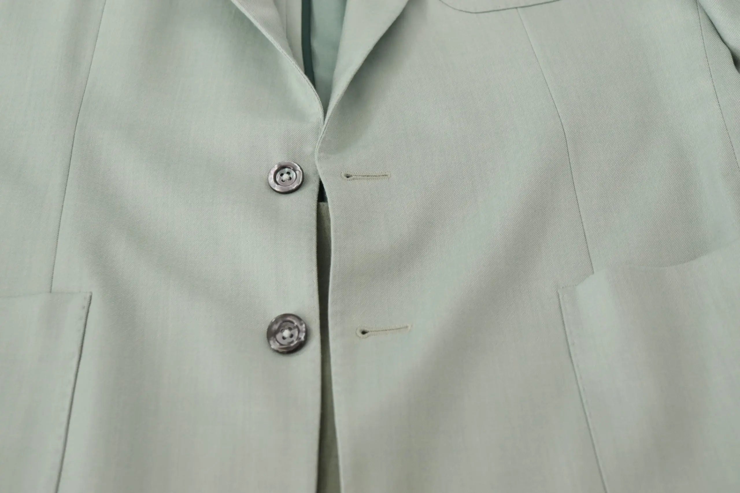 Veste blazer dolce & gabbana en cachemire vert avec boutons argentés et léger éclat en laine grise claire