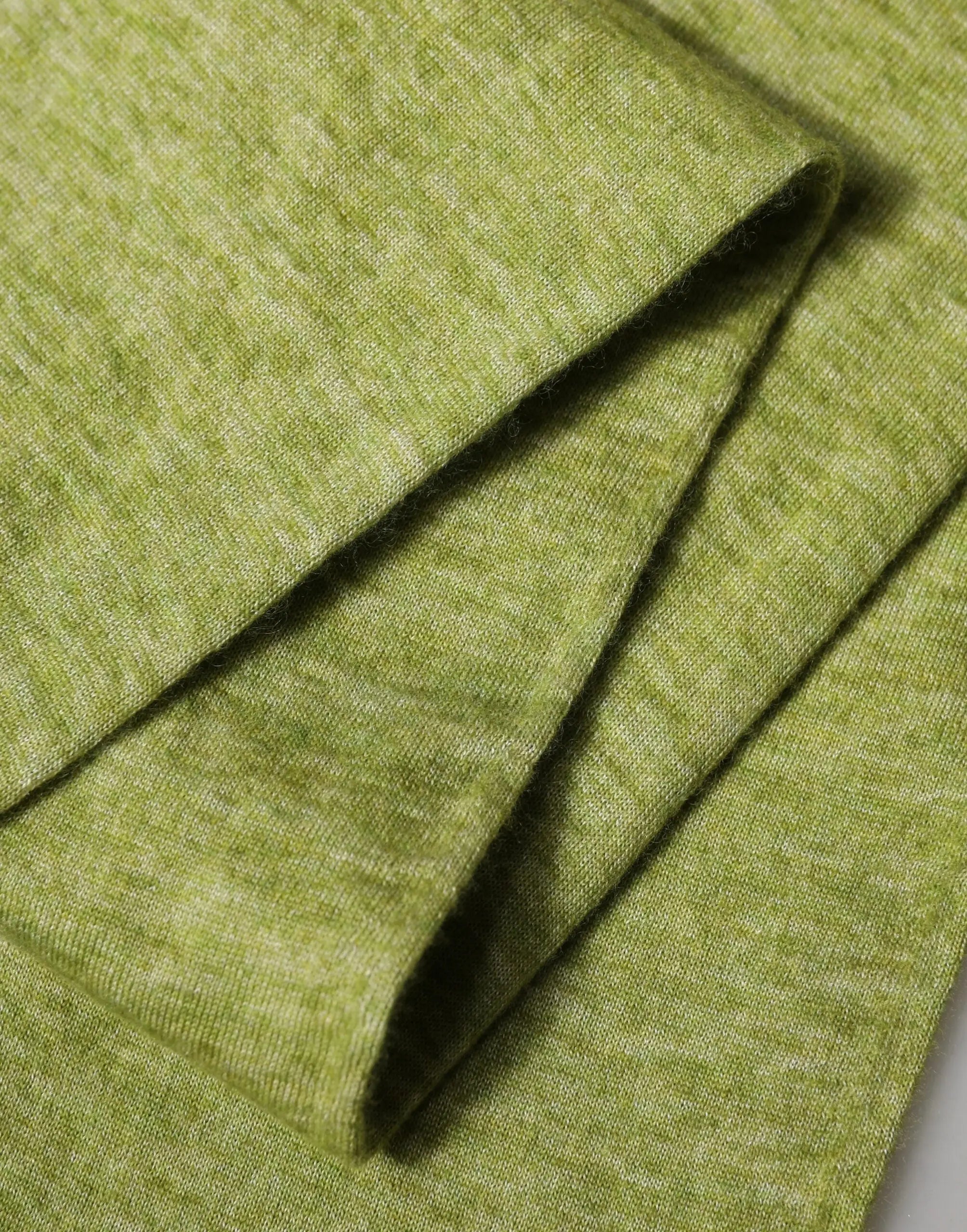 Écharpe pour homme dolce & gabbana en cachemire vert olive doux avec texture tissée subtile 280cm x 11cm