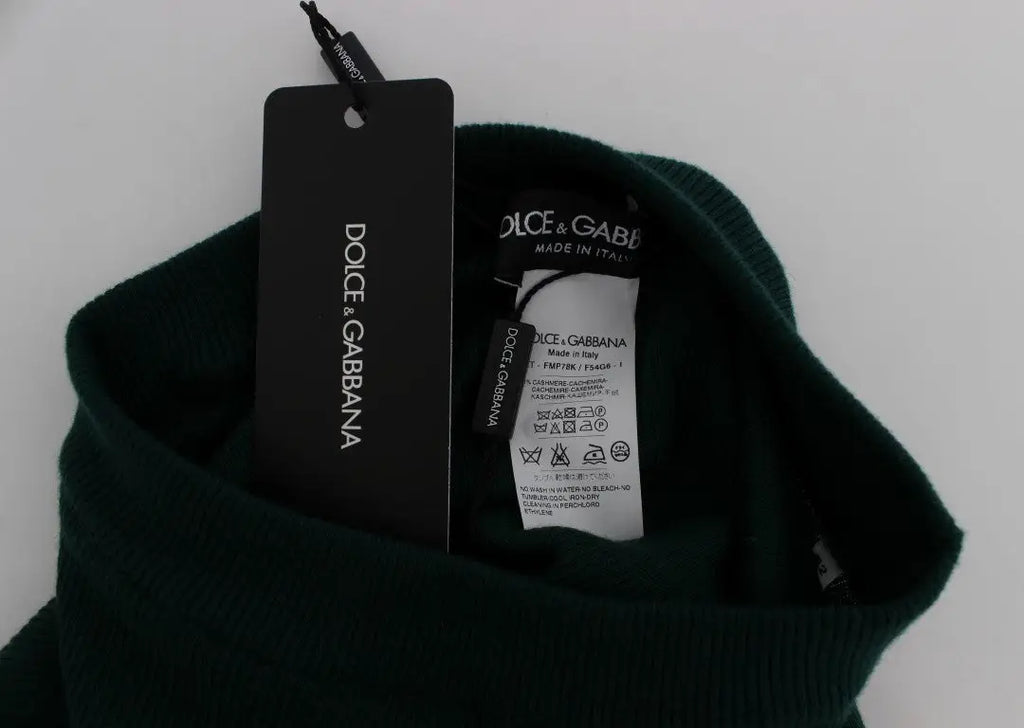 Pull en maille vert foncé dolce & gabbana avec col et poignets côtelés associé à des pantalons vert cashmere stretch