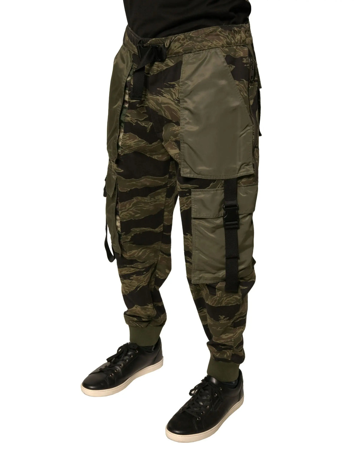 Pantalon cargo jogger dolce gabbana en coton vert avec motif camouflage tiger stripe olive et noir et poches multiples