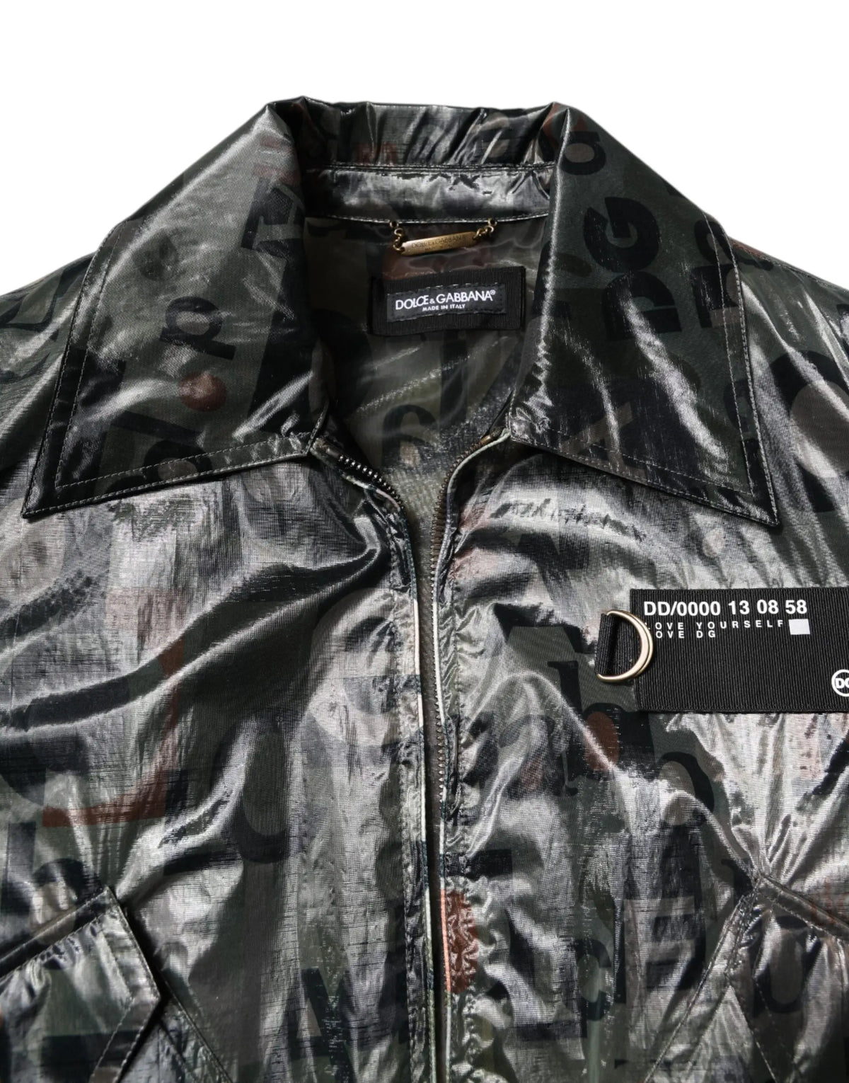 Veste bomber dolce & gabbana en vinyle noir brillant avec imprimé typographique audacieux et patch d-ring au chest