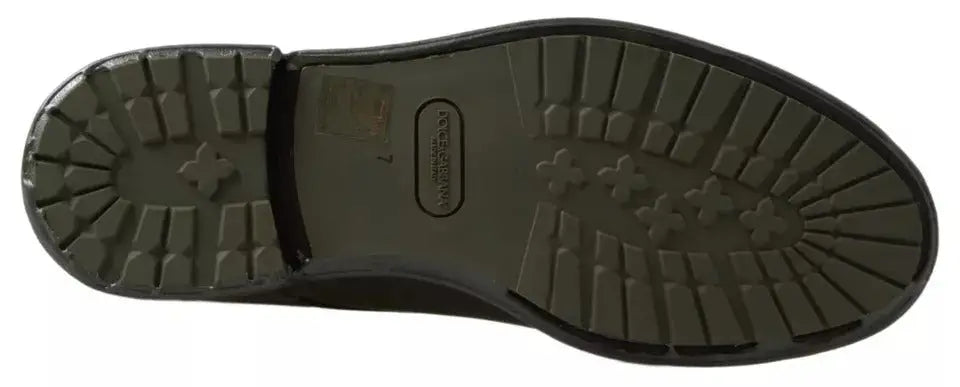 Semelle en caoutchouc olive foncé texturée avec logo embossé sur chaussures habillées vertes en cuir dolce & gabbana