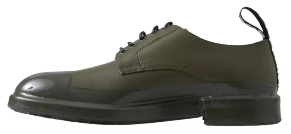 Dolce & gabbana derby en cuir verni olive avec lacets noirs et semelle en caoutchouc chunky