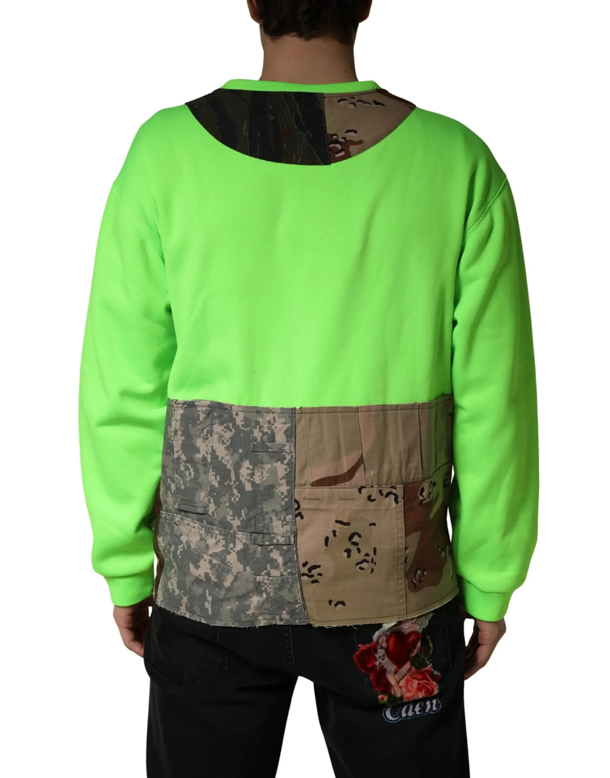 Sweatshirt dolce & gabbana vert vif manches longues vue dos avec patchwork camouflage digital et désert tan