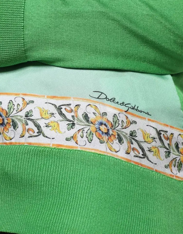 Écharpe en soie verte dolce & gabbana avec bordure florale ornée de fleurs jaunes, orange et bleues sur fond blanc