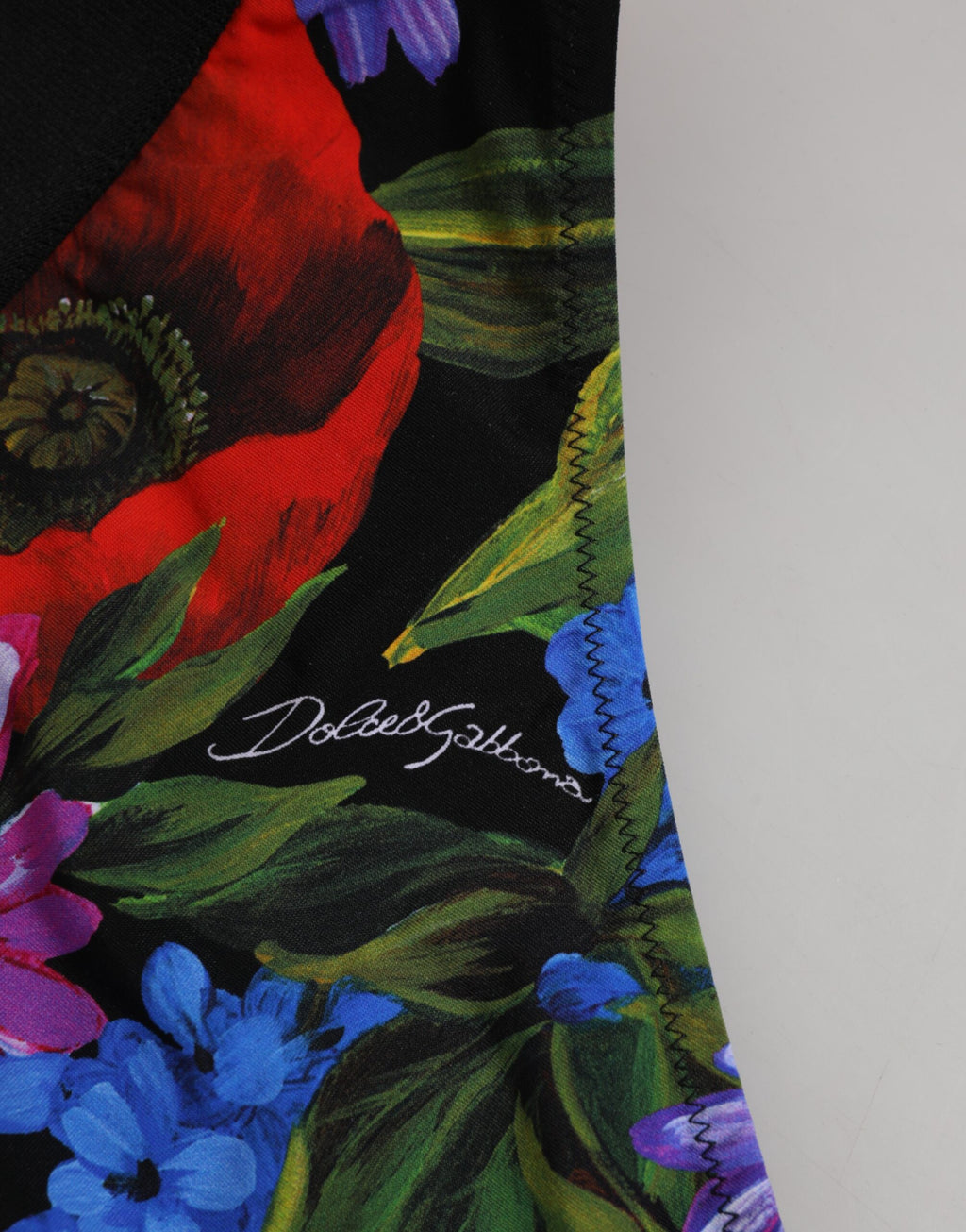 Culotte noire à imprimé floral Dolce & Gabbana, taille haute, sous-vêtements élégants et confortables.