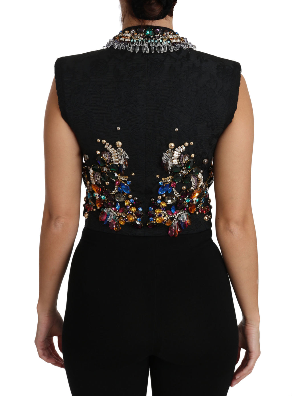 Gilet Dolce & Gabbana noir avec cristaux, style Sicily, coupe ajustée, en tissu élégant, porté sur un mannequin.