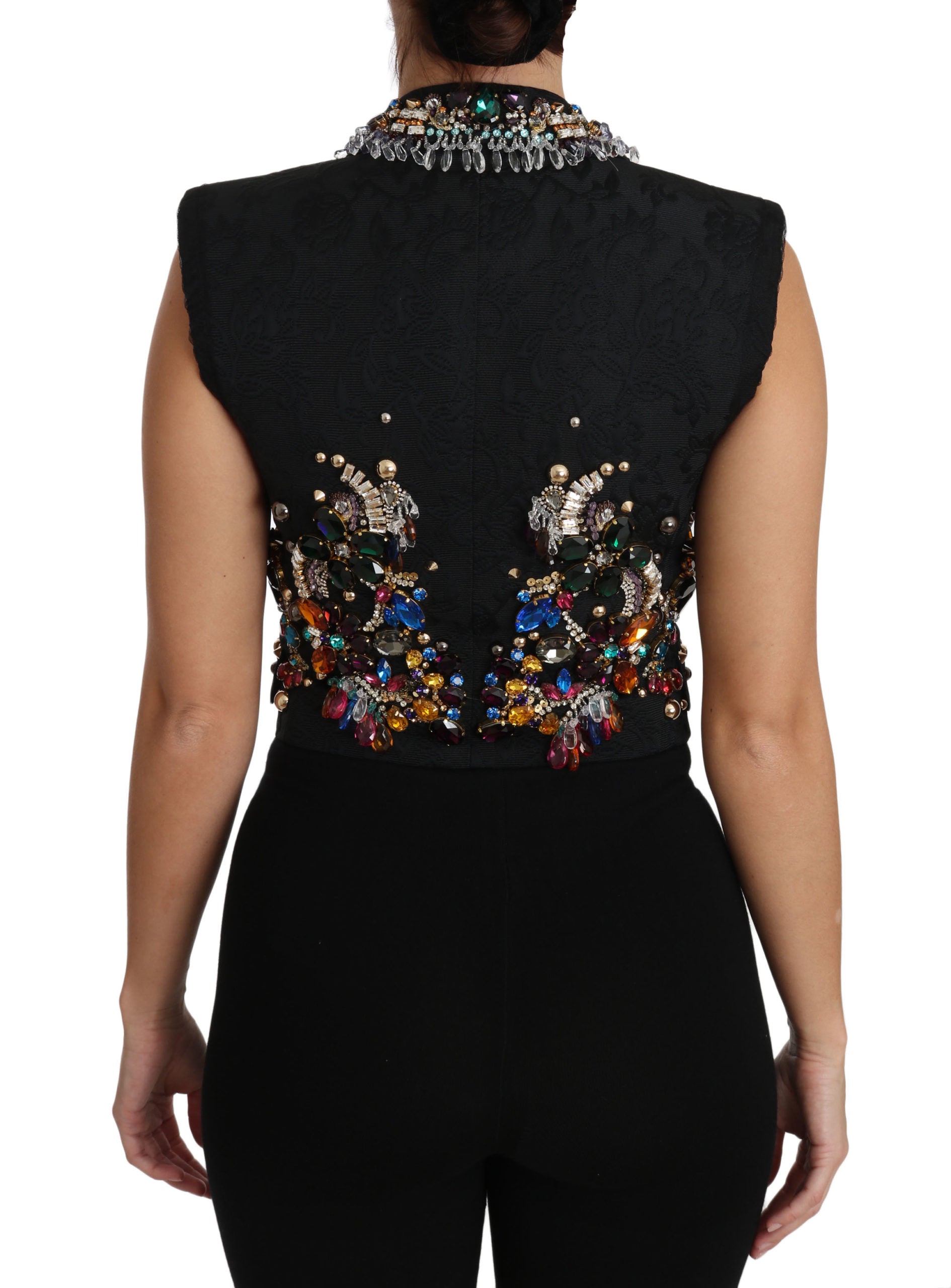 Gilet Dolce & Gabbana noir avec cristaux, style Sicily, coupe ajustée, en tissu élégant, porté sur un mannequin.