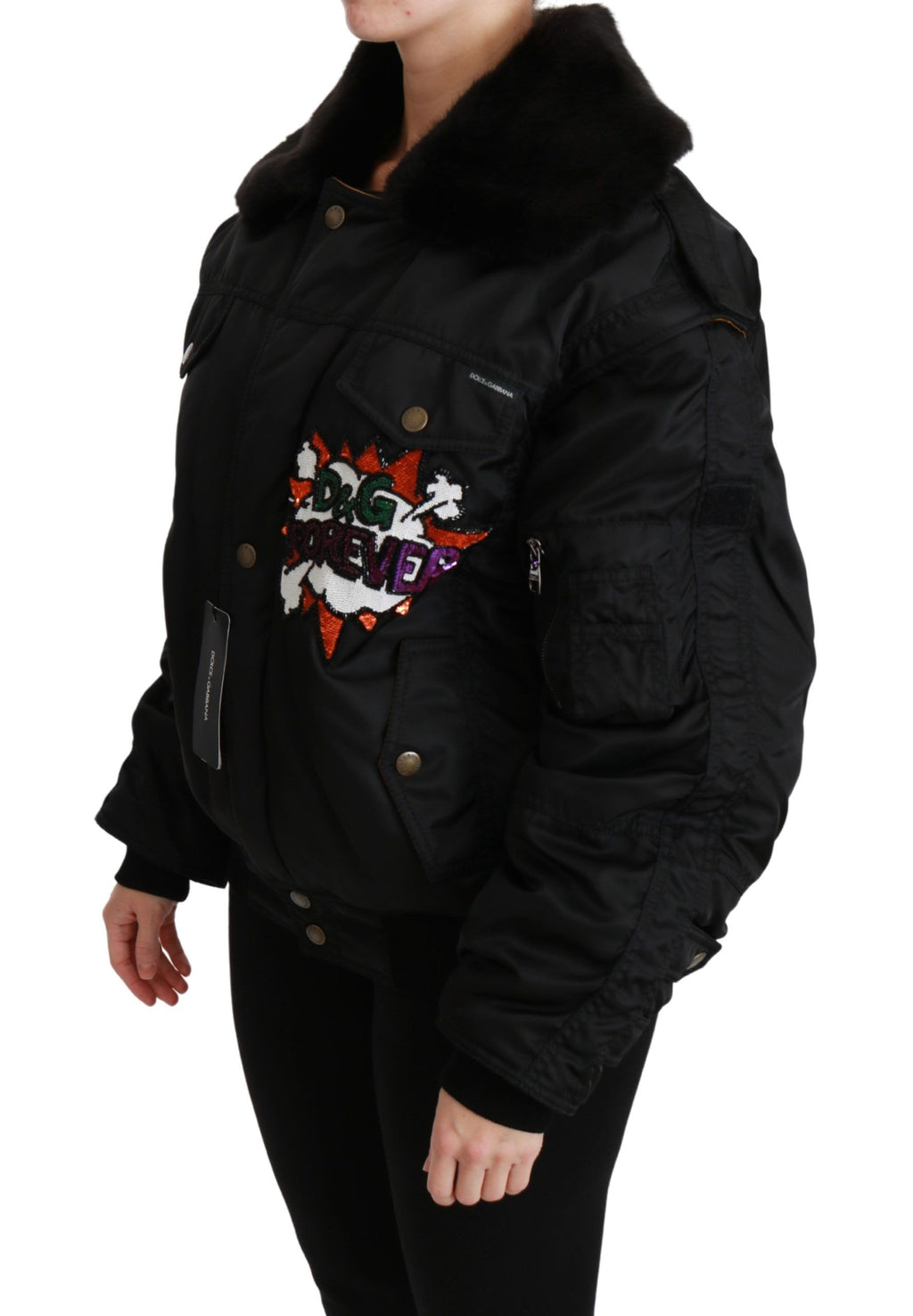 Veste bomber noire Dolce & Gabbana avec couronne de reine en sequins, style élégant et luxueux, vue de face.