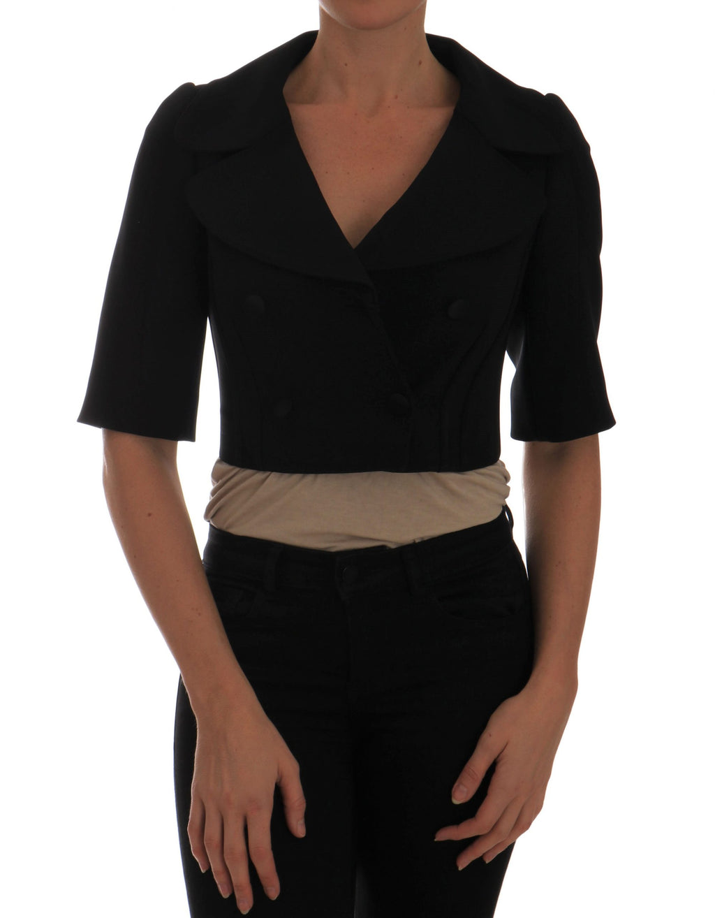 Veste blazer courte noire Dolce & Gabbana, coupe cropée, avec détails élégants, portée en style chic et moderne.