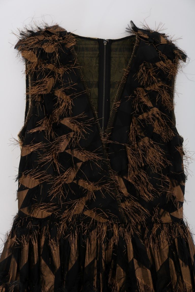 Robe trapèze en soie noire avec franges brunes de Dolce & Gabbana, élégante et sophistiquée, vue de face.