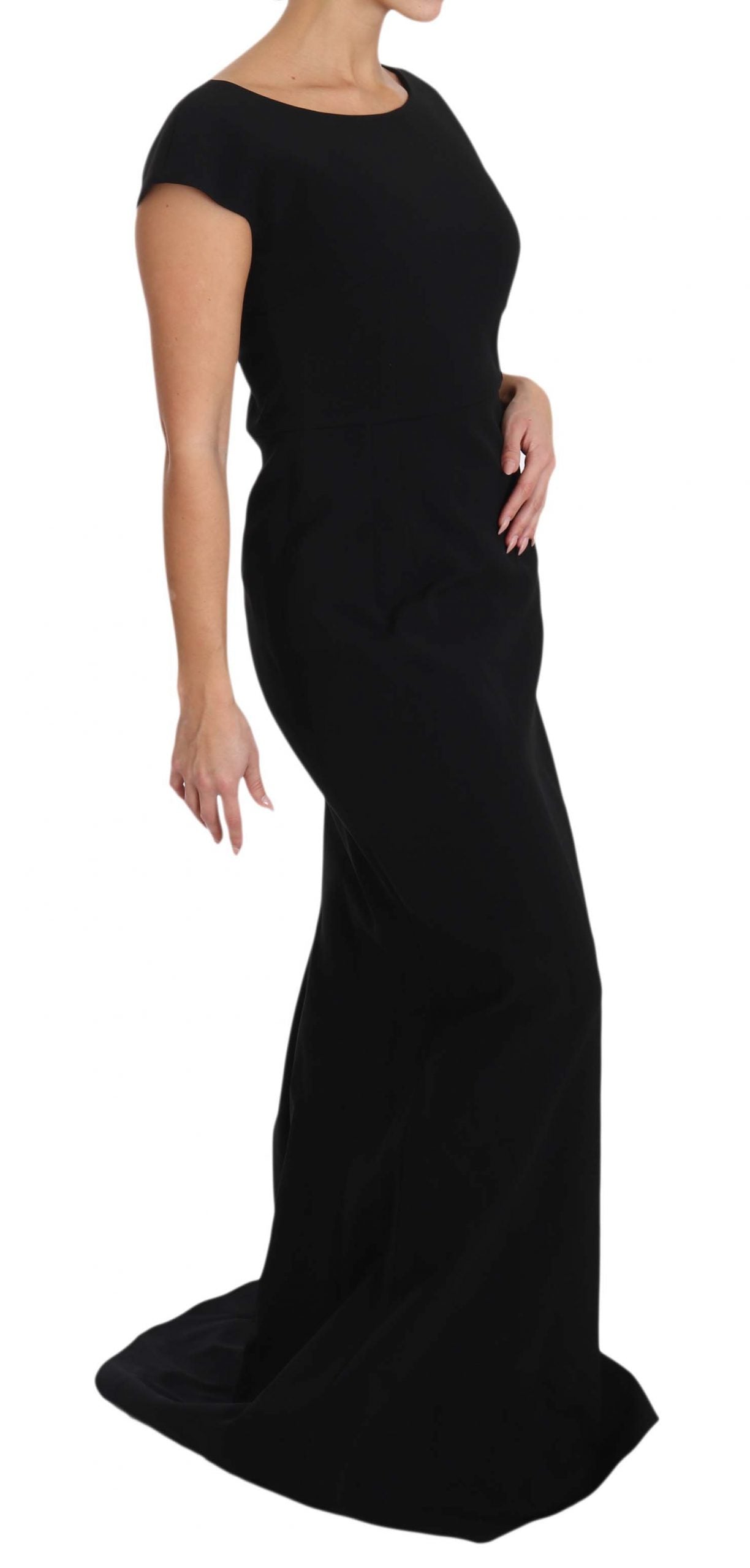 Robe longue à encolure en V noire Dolce & Gabbana, ajustée, évasée au bas, en tissu stretch élégamment drapé.