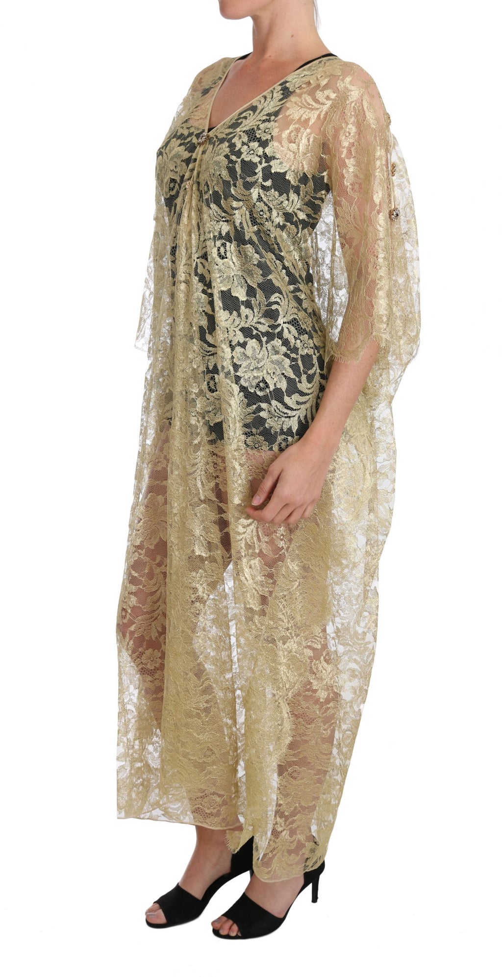 Robe longue Dolce & Gabbana en dentelle florale dorée avec cape, ornée de cristaux scintillants pour une allure élégante et sophistiquée.