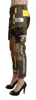 Pantalon cargo militaire vert Dolce & Gabbana en coton avec poches larges et détails tendance, vue frontale.