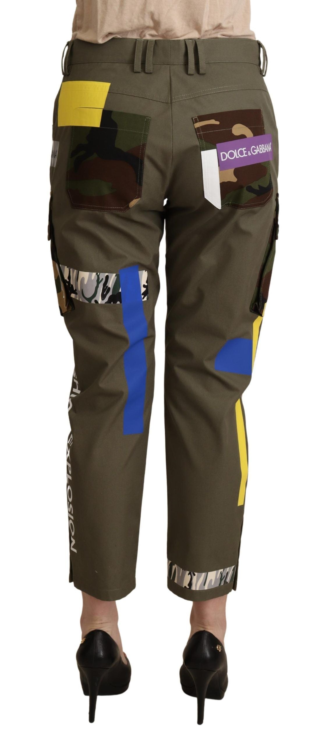 Pantalon cargo vert militaire en coton de Dolce & Gabbana, style décontracté et tendance, visible avec poches et ceinture.