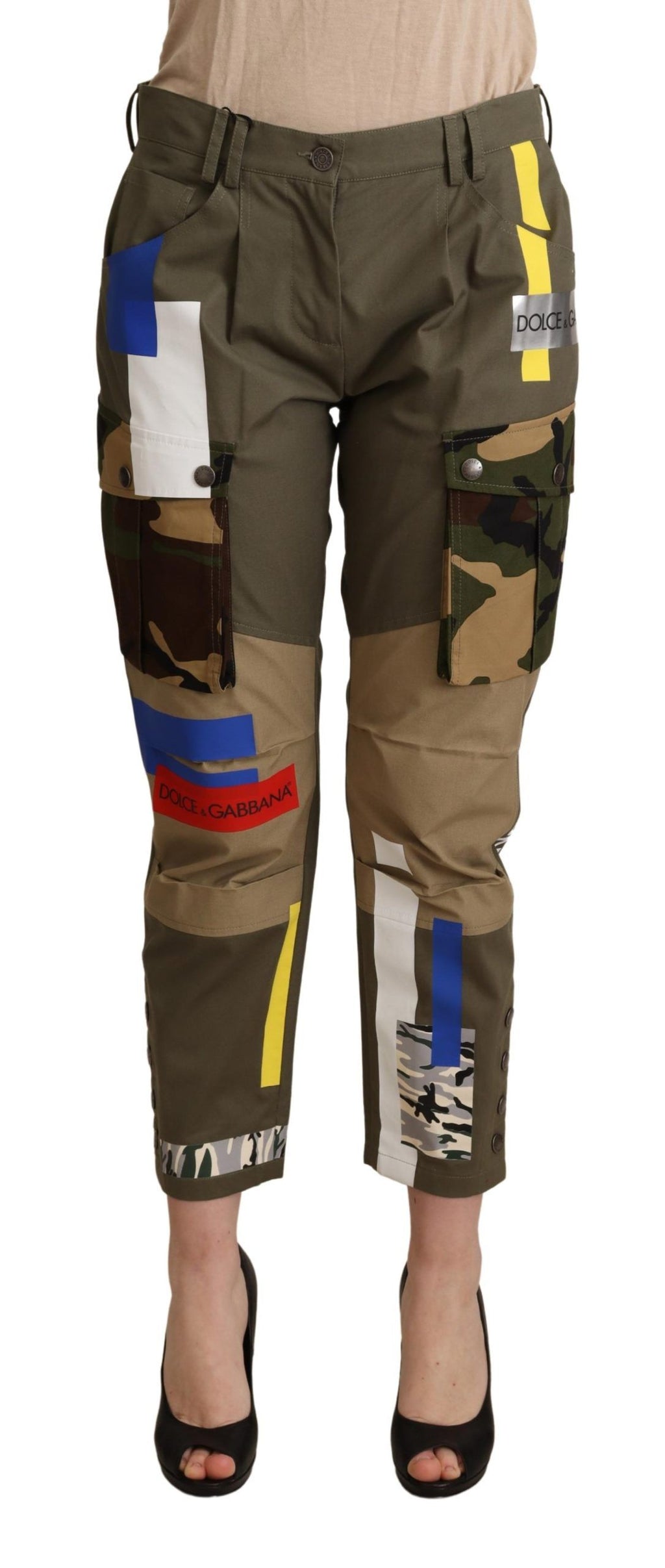 Pantalon cargo vert militaire Dolce & Gabbana en coton, décontracté et tendance, visible avec plusieurs poches et coupe droite.