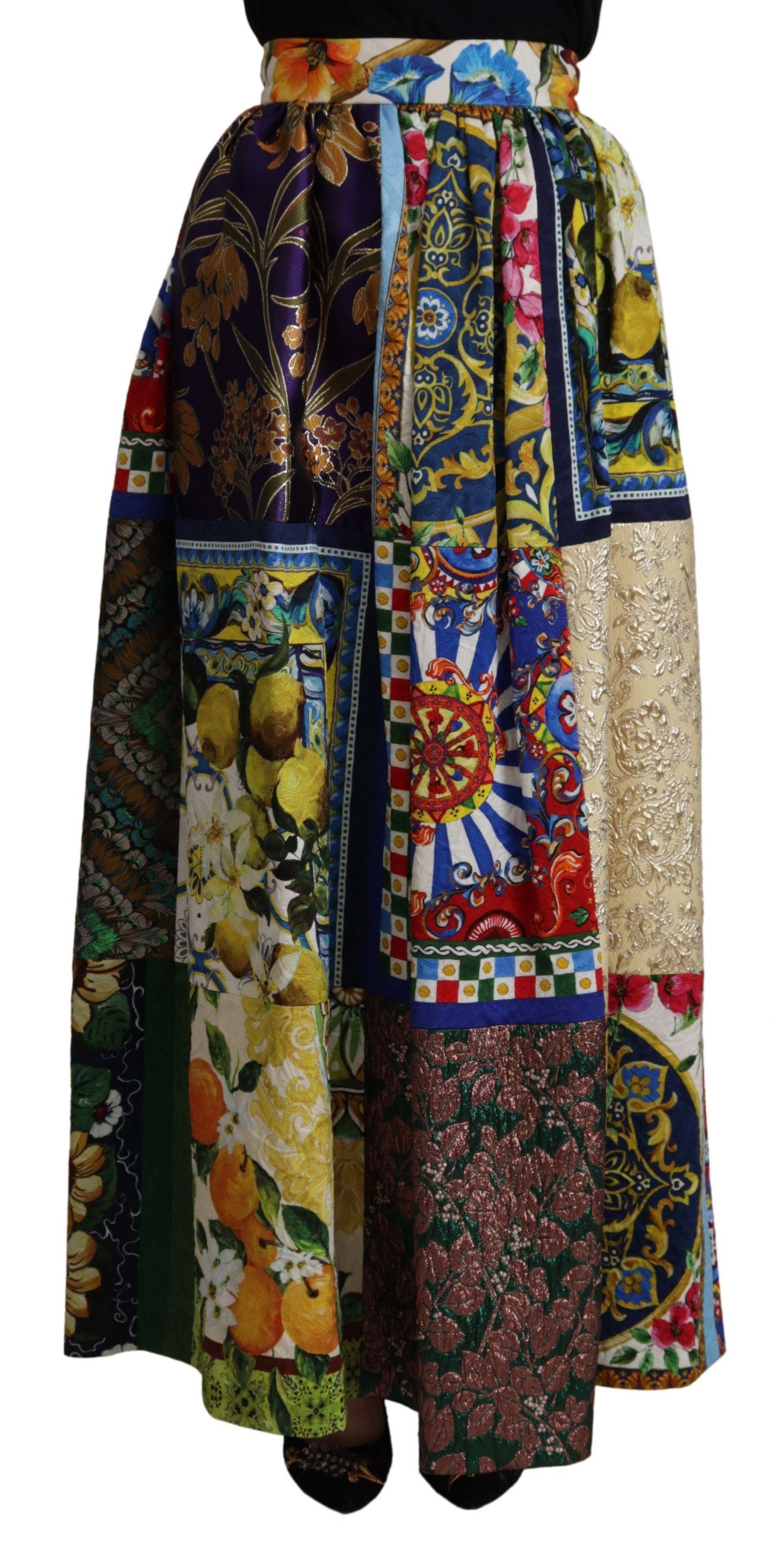 Jupon long maxi Dolce & Gabbana Sicily à patchwork multicolore, avec motifs colorés et détails élégants.