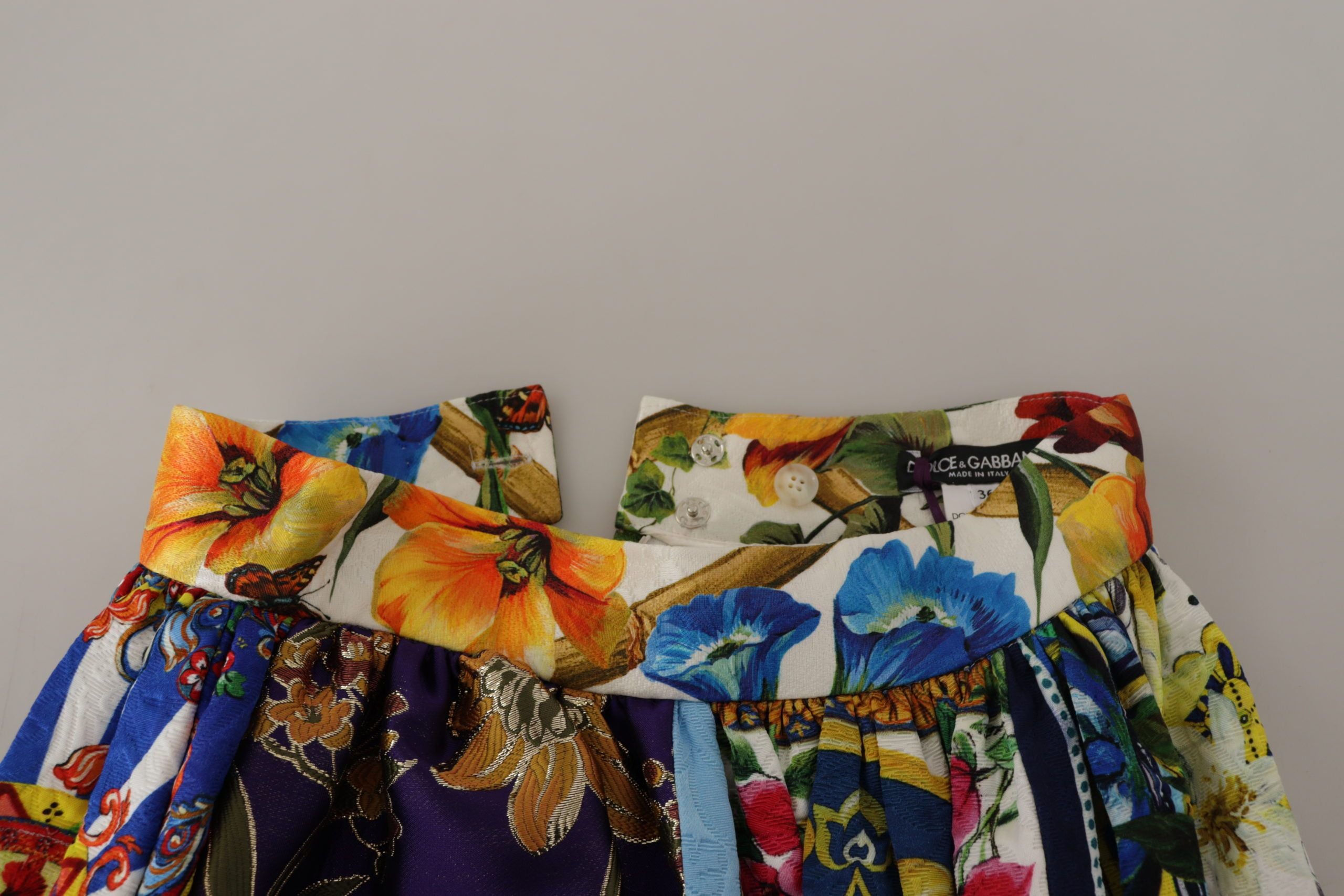 Jupe longue maxi Dolce & Gabbana Sicily à patchwork multicolore, style élégant et sophistiqué, vue de face.