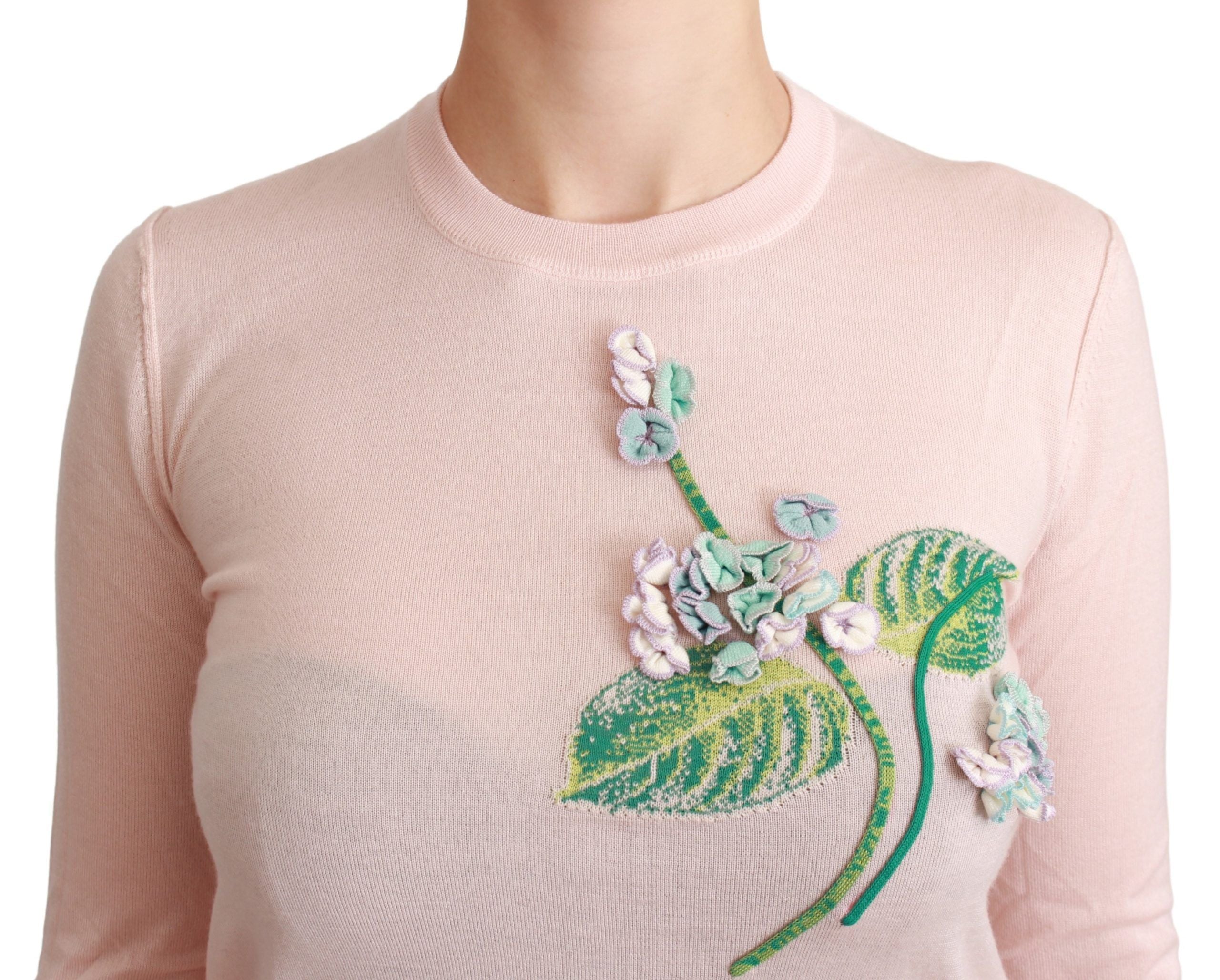 Pull-over en soie et cachemire Dolce & Gabbana rose avec motif floral, doux et élégant, pour un look sophistiqué.