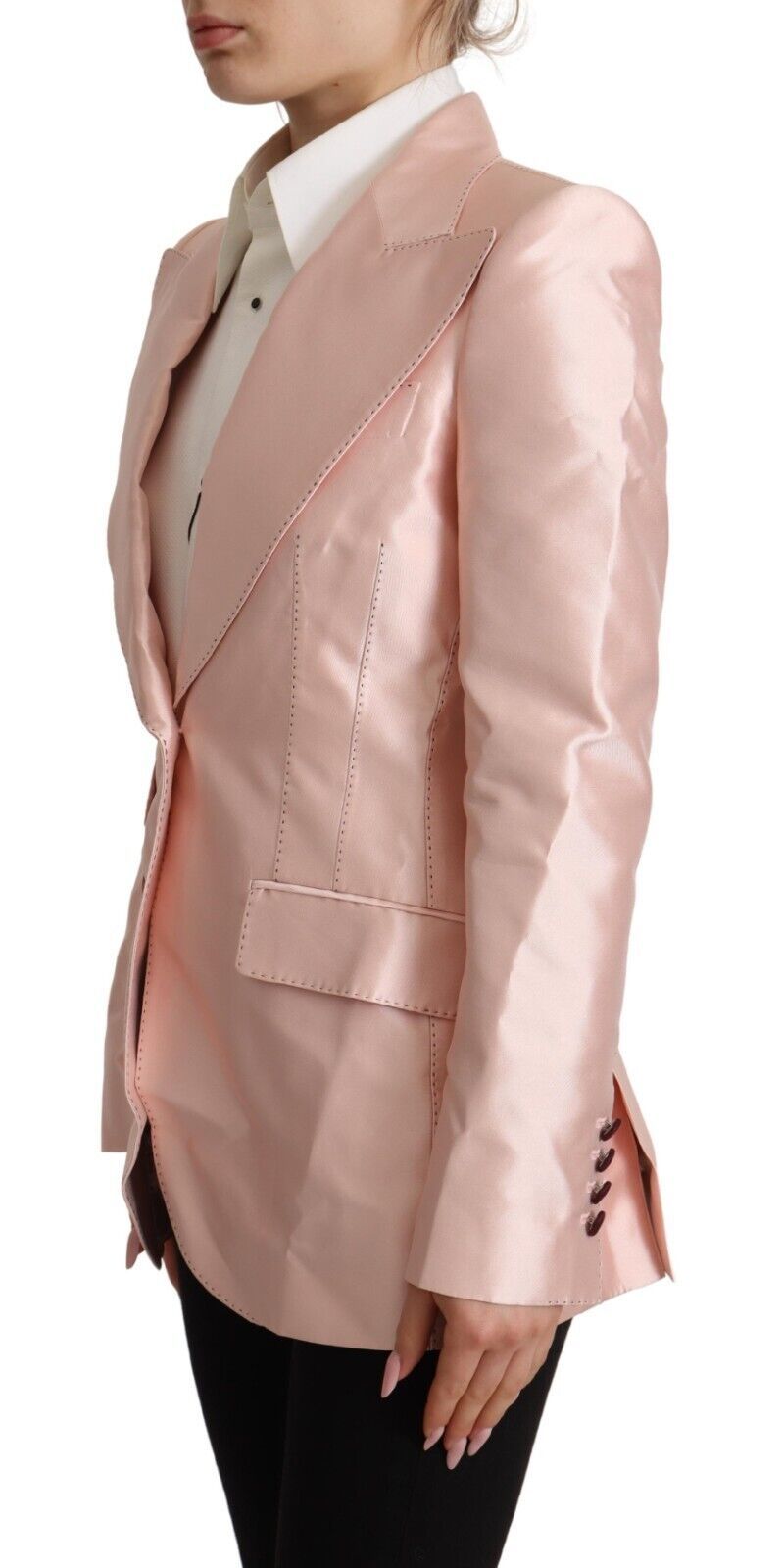 Veste blazer longue en satin rose Dolce & Gabbana avec manches longues, vue de face.