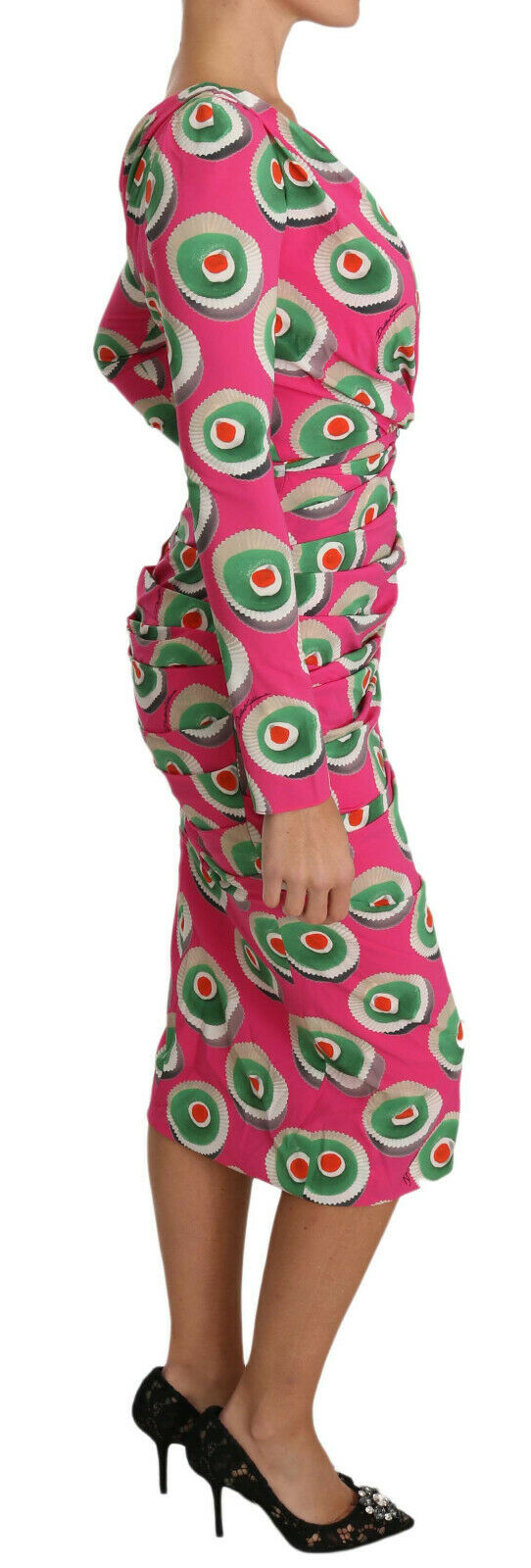Robe en soie rose Dolce & Gabbana, robe moulante de style cupcake, tenue élégante et raffinée.