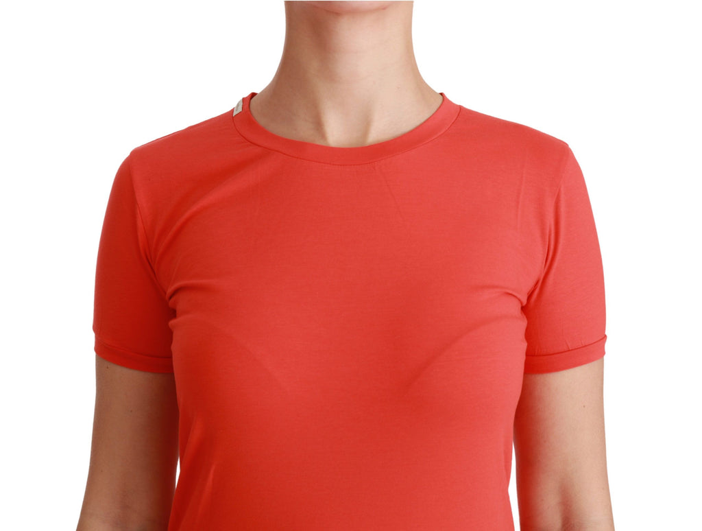 T-shirt à manches courtes rouge Dolce & Gabbana en coton, col rond, style décontracté et élégant visible sur l'image.