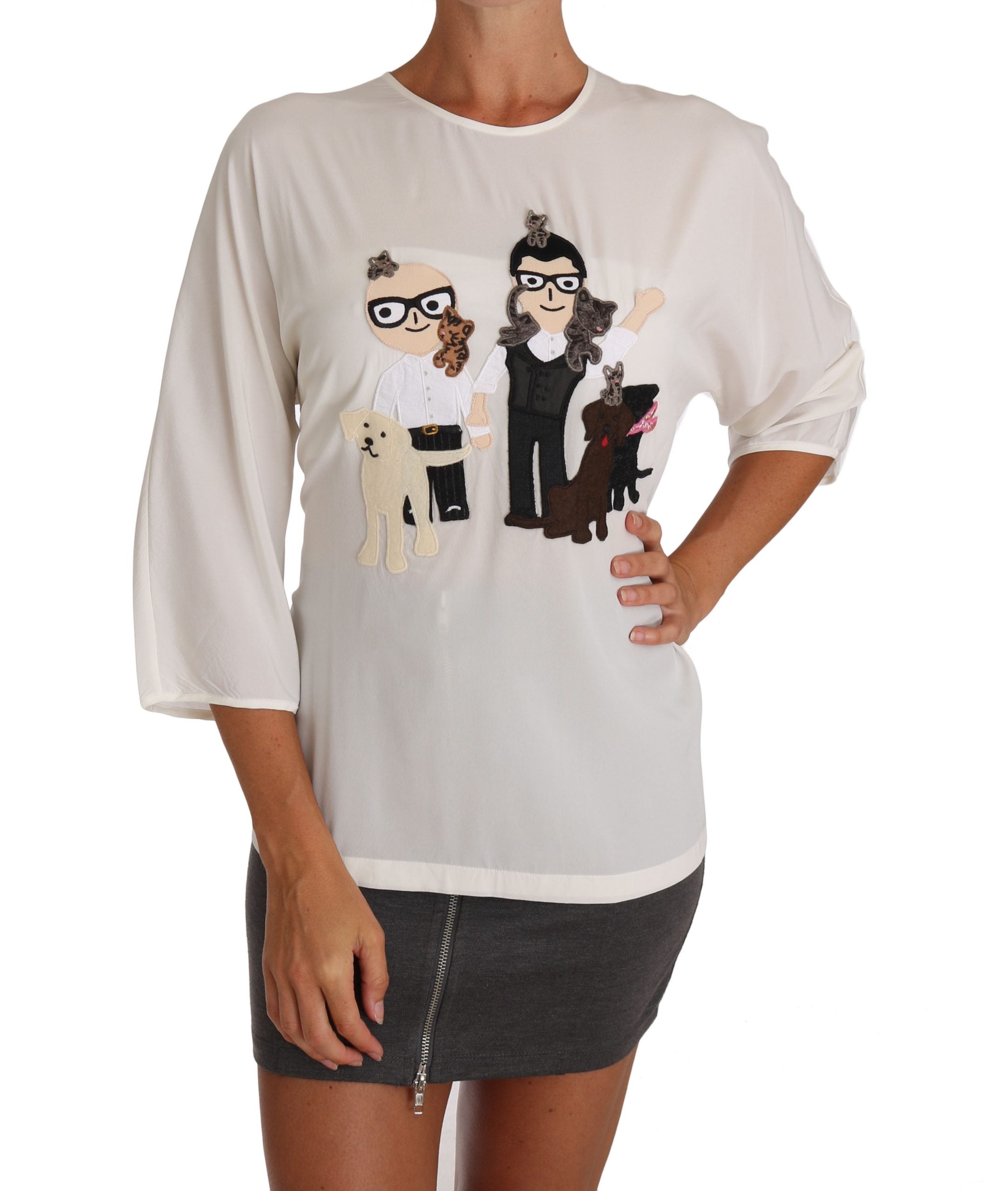 Blouse T-shirt en soie blanche Dolce & Gabbana avec logo #dgfamily, vue de face sur fond neutre.