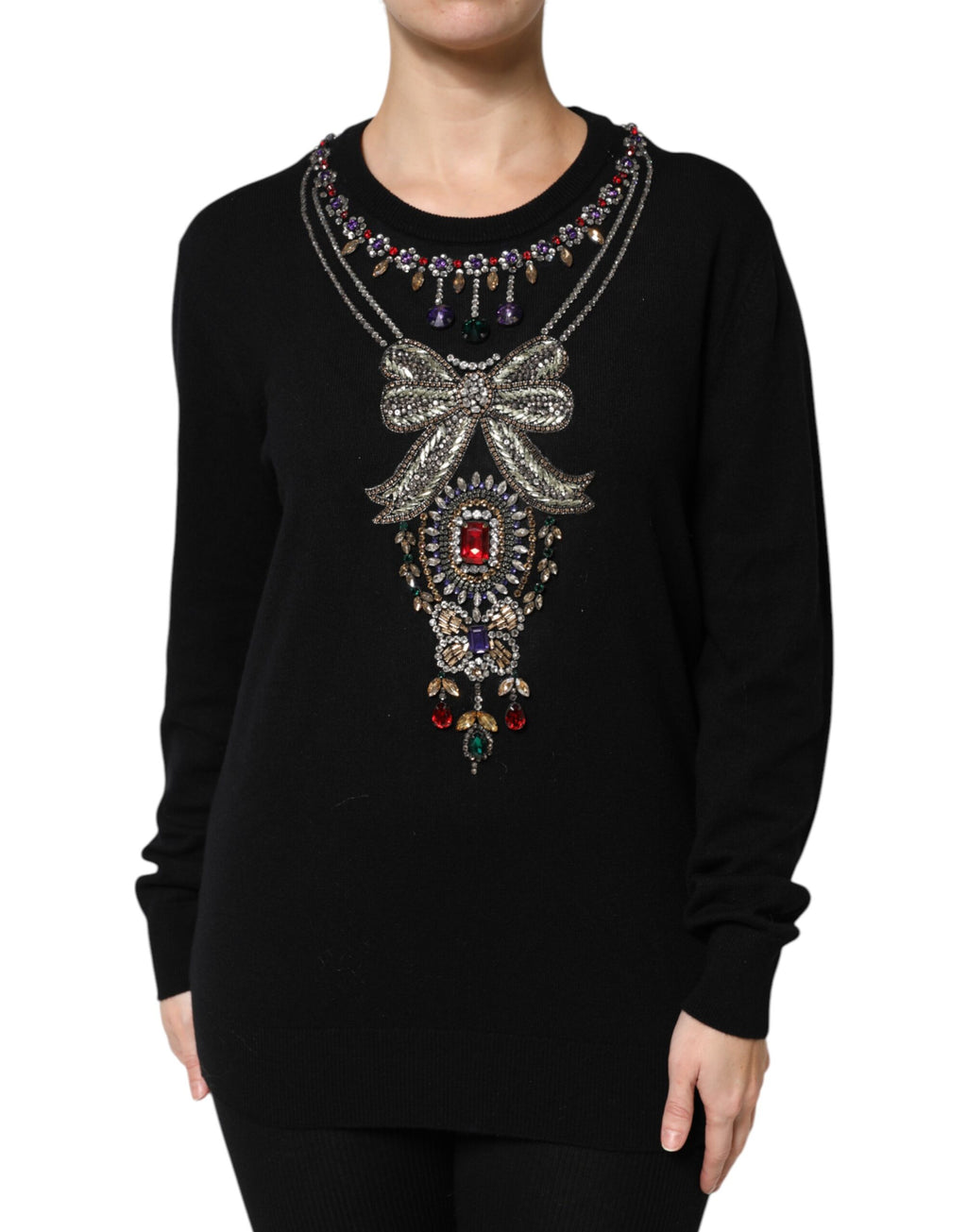 Pull en cachemire noir Dolce & Gabbana avec embellissements en cristal, élégance et luxe visible sur ce vêtement sophistiqué.