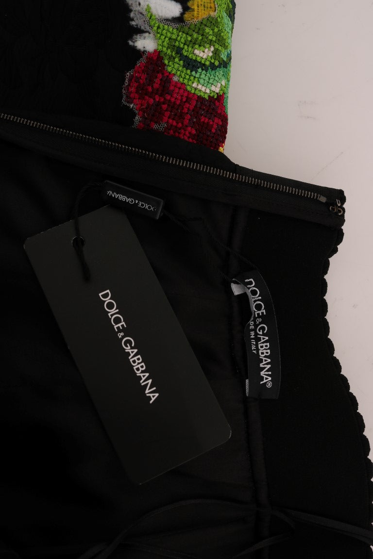 Jupe Dolce & Gabbana en brocart noir avec broderies et embellissements de marguerites, style élégant et sophistiqué.