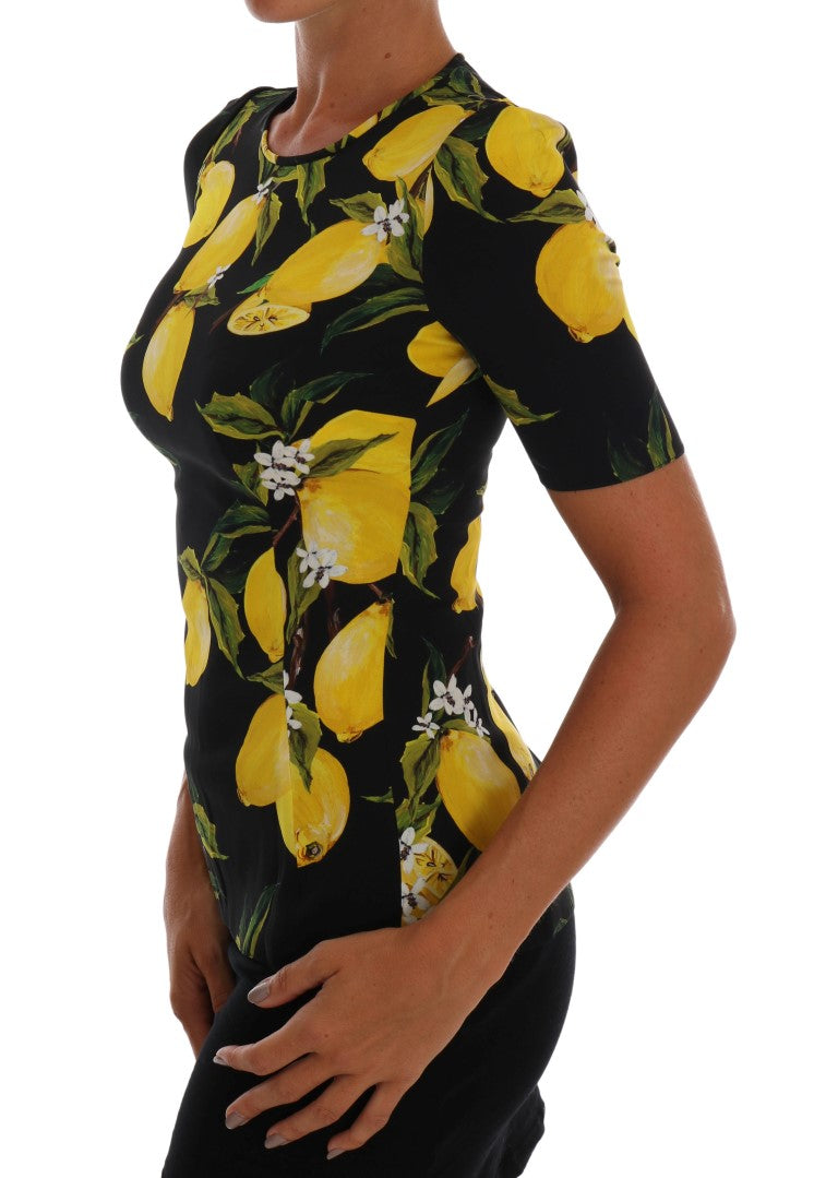 T-shirt en soie extensible multicolore avec motifs de citrons, signé Dolce & Gabbana, visible en gros plan.