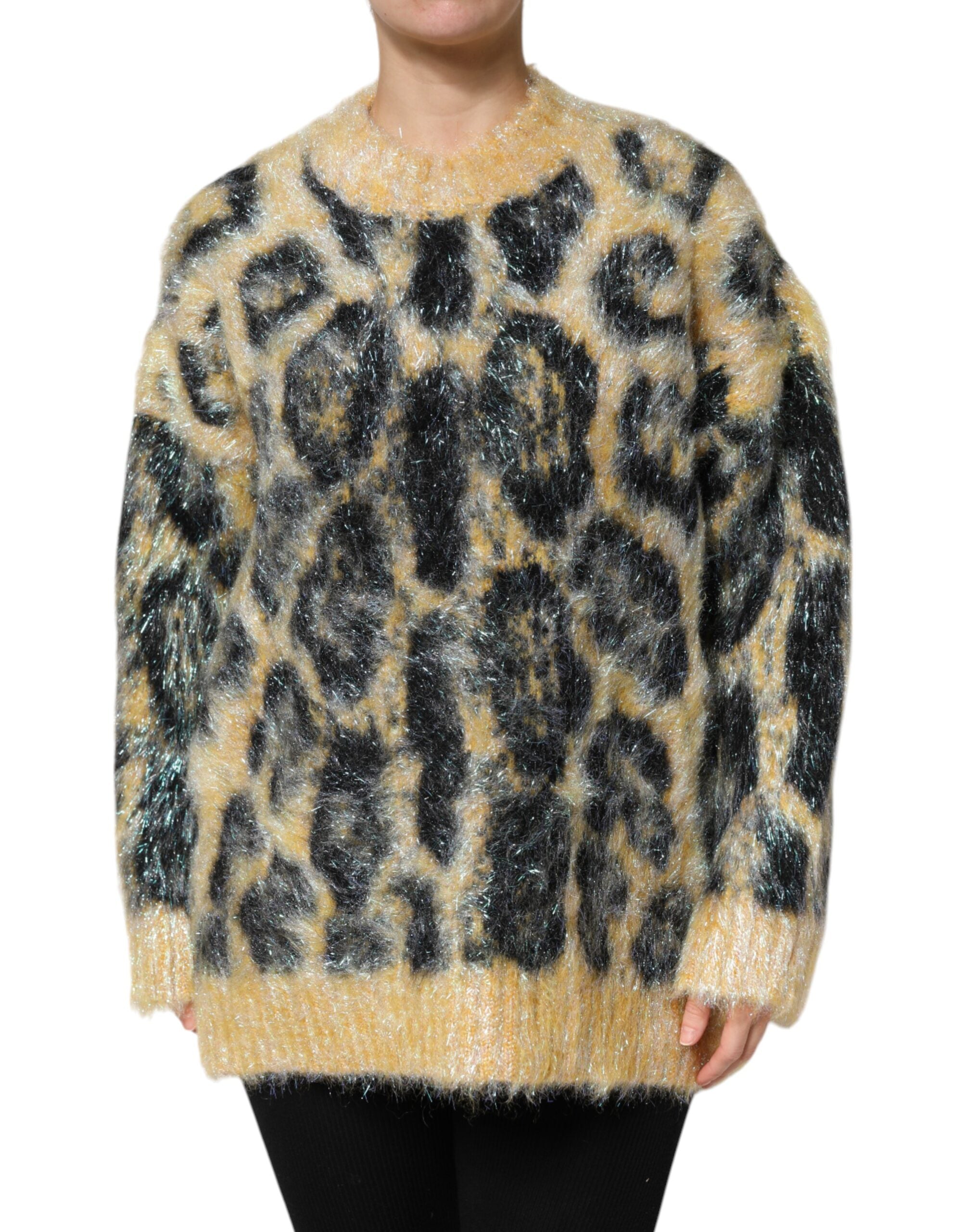 Pull Dolce & Gabbana en mohair à col rasé avec motif léopard multicolore, doux et chaud, visible sur l'image.