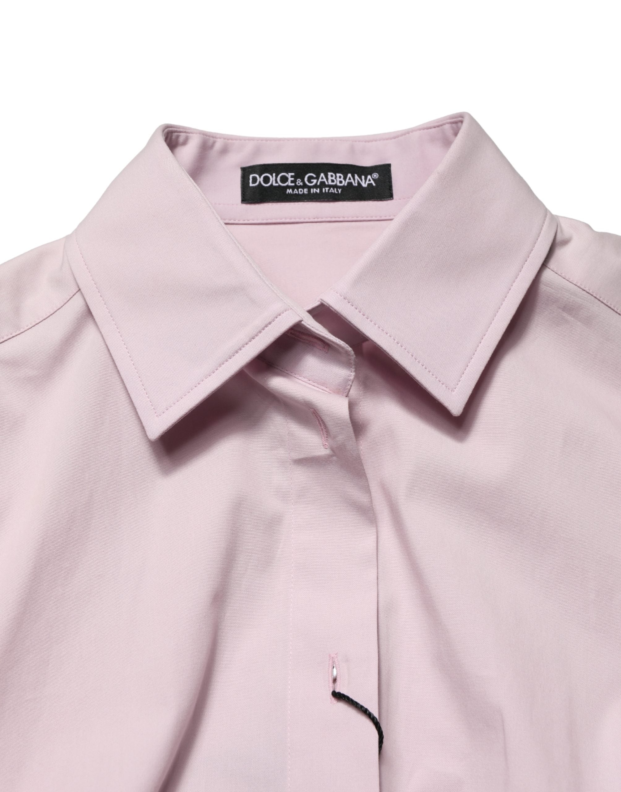 Chemise rose en coton à manches longues et col Dolce & Gabbana, vue de face sur fond blanc.