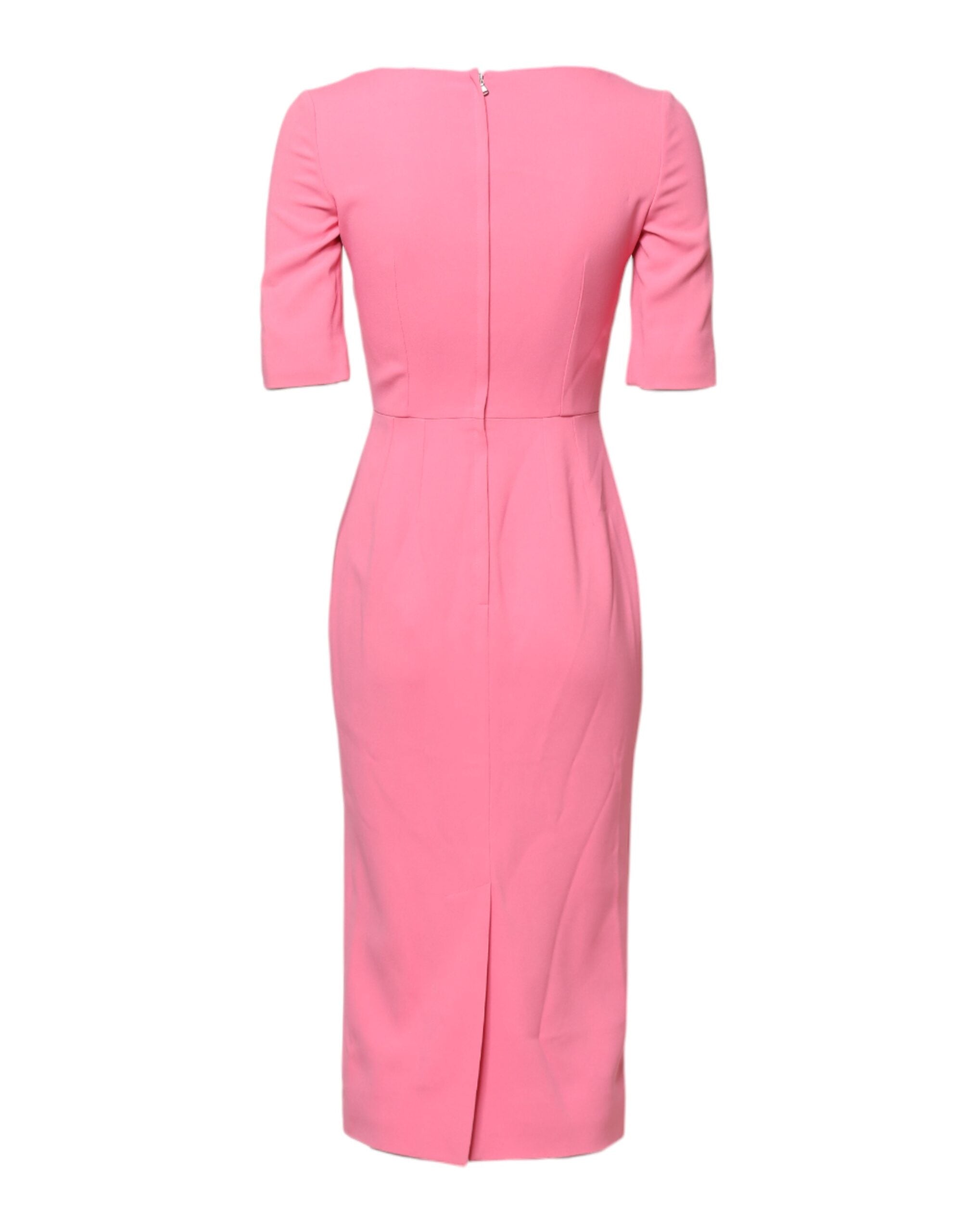 Robe midi en viscose rose Dolce & Gabbana à manches courtes, coupe ajustée, portée élégante.