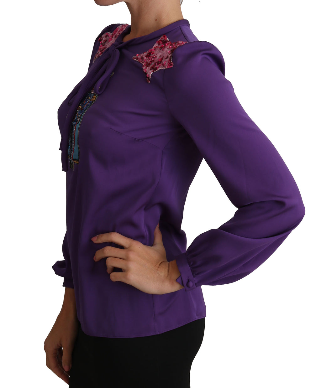 Blouse violette Dolce & Gabbana avec embellissements prince et conte de fées, style élégant et féminin.