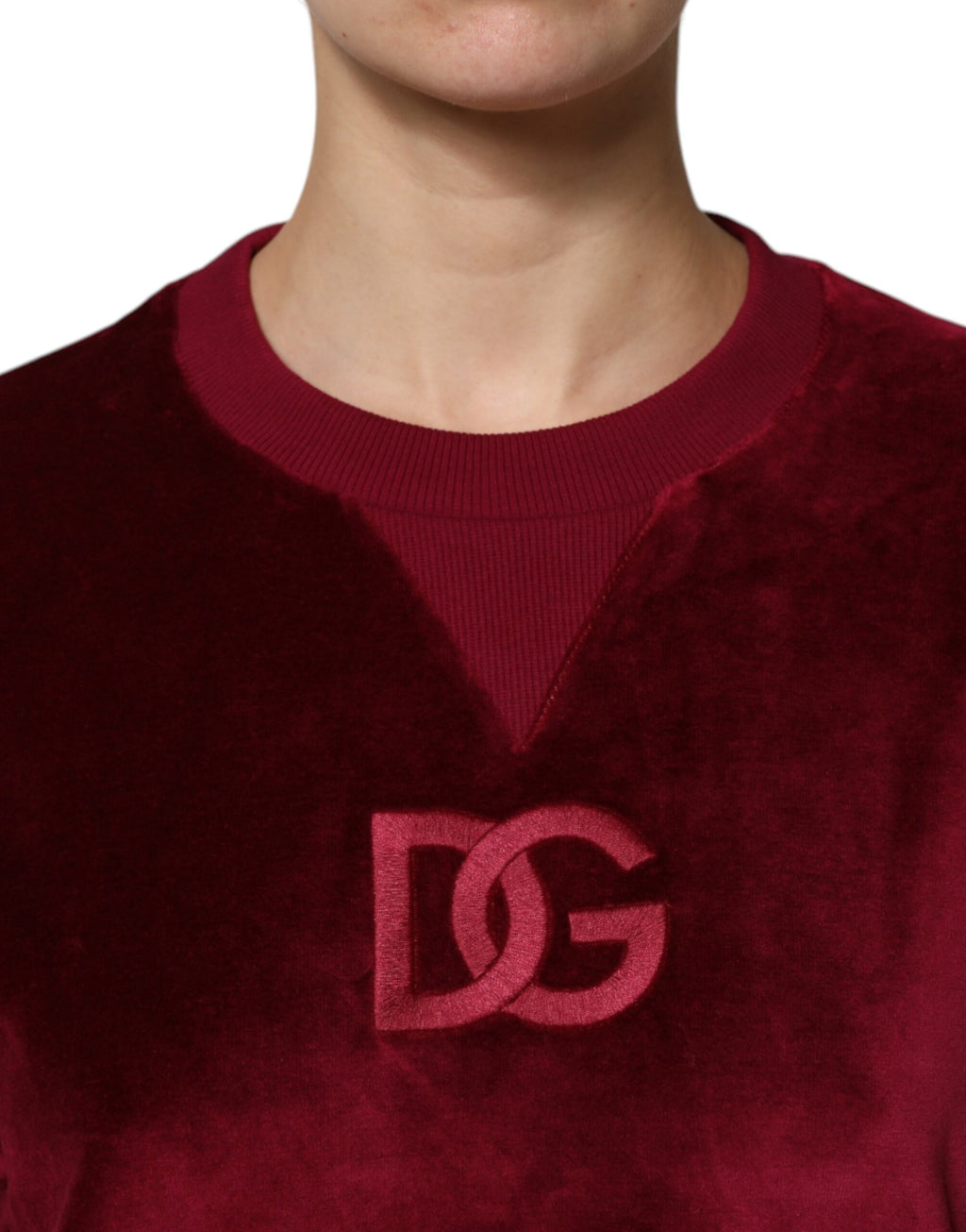 Pull à col rond en velours de coton rouge Dolce & Gabbana, modèle élégant et confortable pour un look sophistiqué.