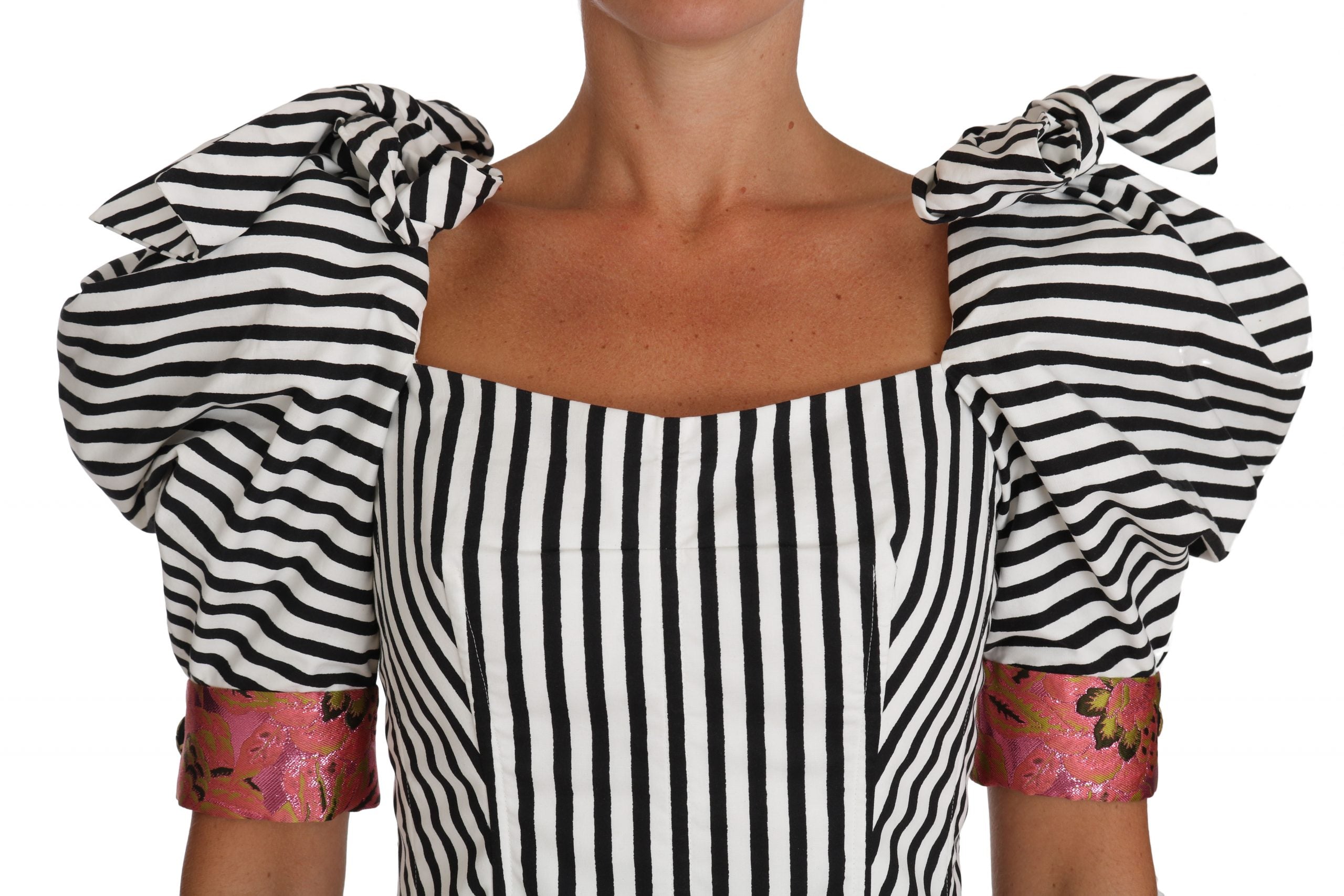 Top court en coton blanc et noir à rayures de Dolce & Gabbana, à manches bouffantes et coupe courte élégante.