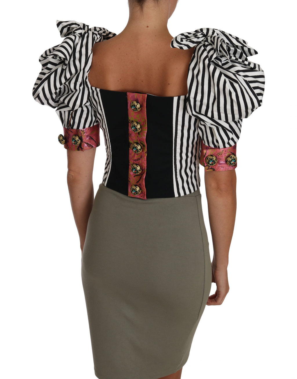 Chemise courte Dolce & Gabbana à rayures blanches et noires avec manches bouffantes, mode élégante et tendance.