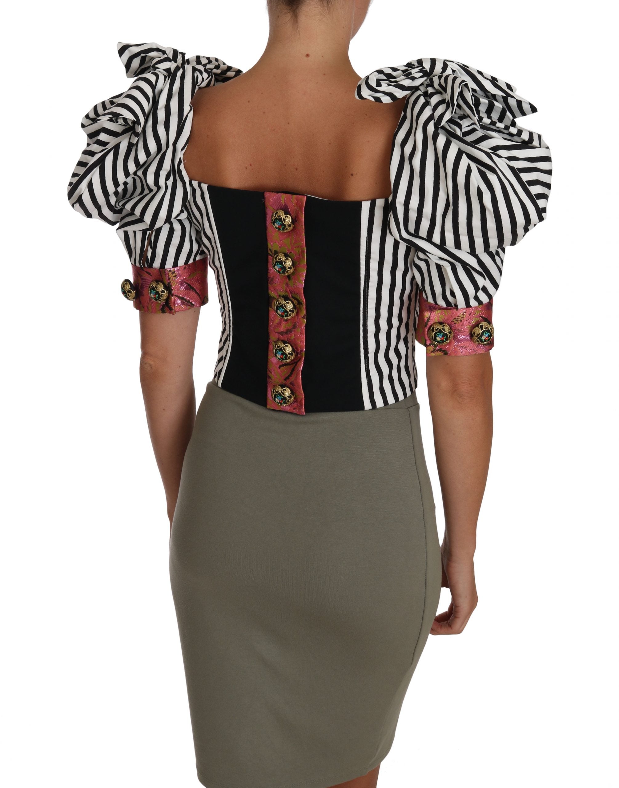 Chemise courte Dolce & Gabbana à rayures blanches et noires avec manches bouffantes, mode élégante et tendance.